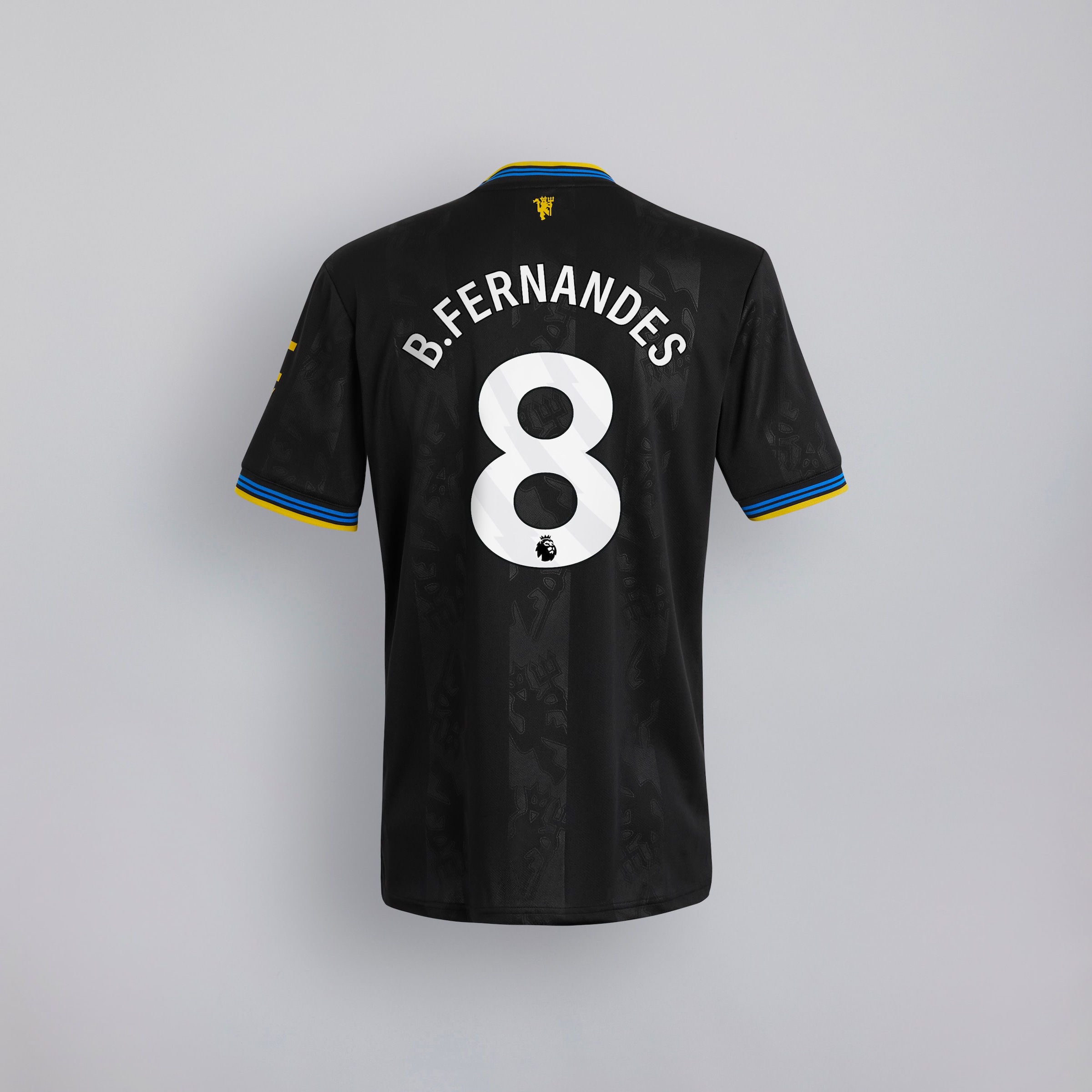 Manchester United 25/26 Third Kids Jersey with Fernandes 8 EPL Printing & Badge 黑色 细节 [1-2]