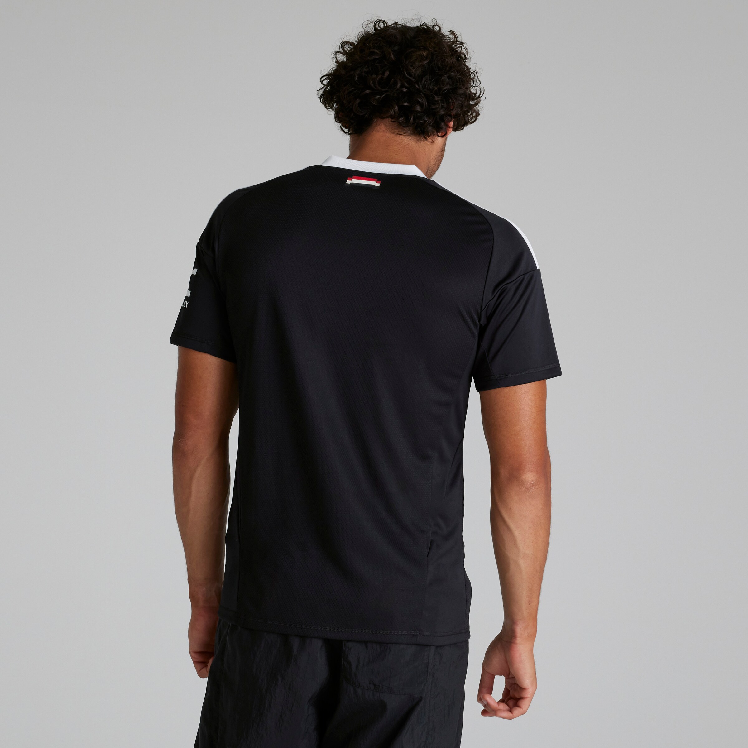 Manchester United 24/25 Third Goalkeeper Jersey Black Detail [3-8]