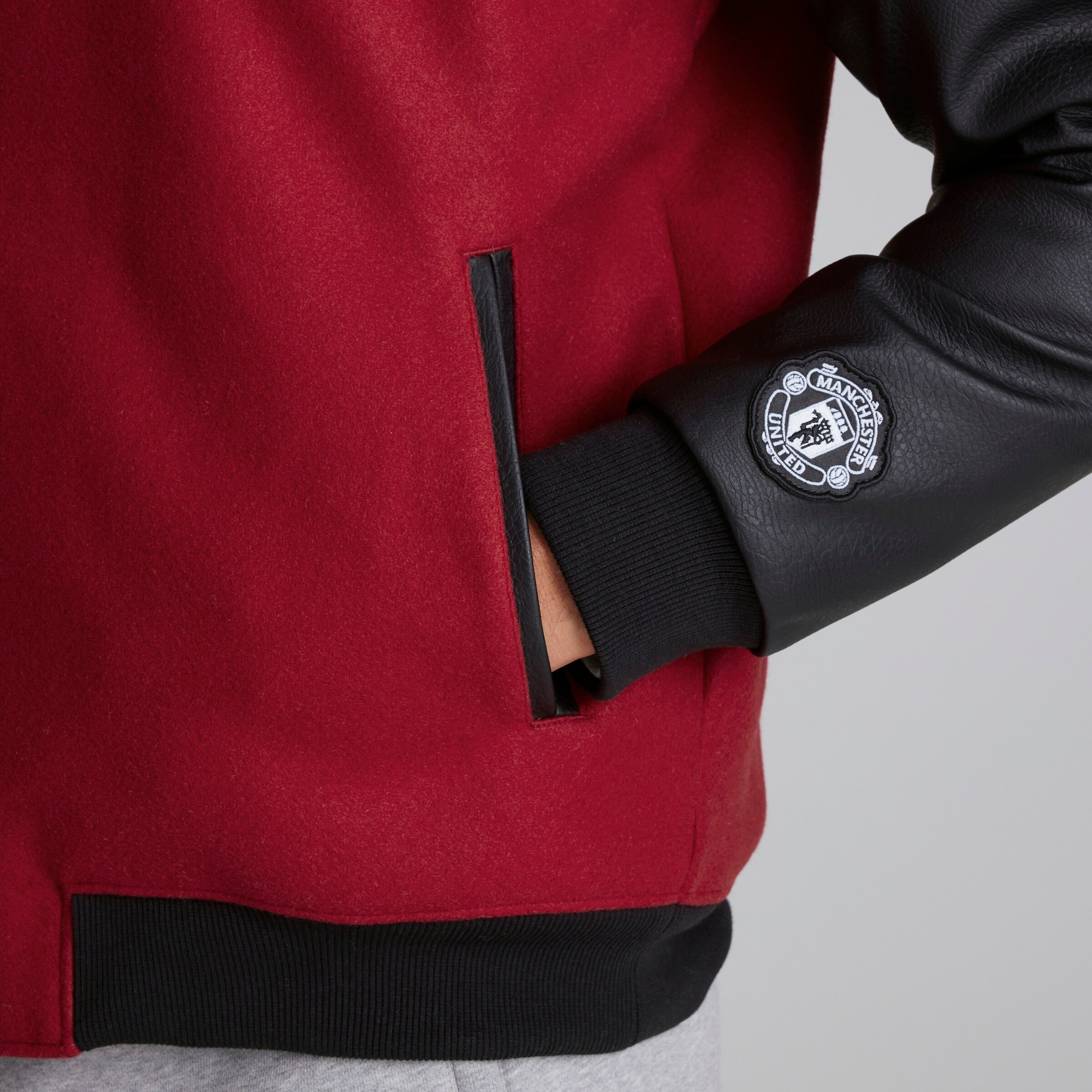 Manchester United VRCT Jacket Black Detail [8-8]