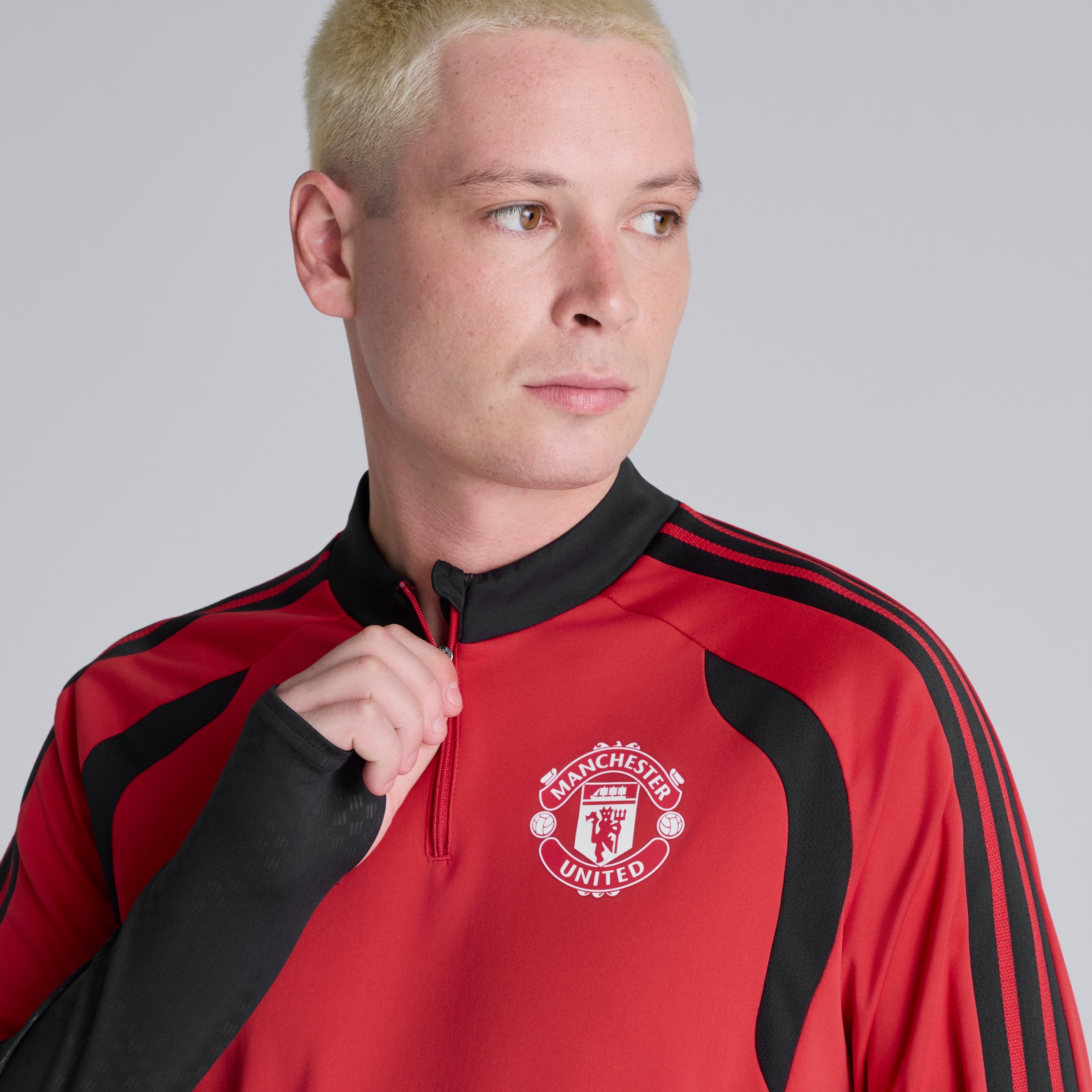 Manchester United 26/27 Training Tiro Top Red Red Detail [5-5]