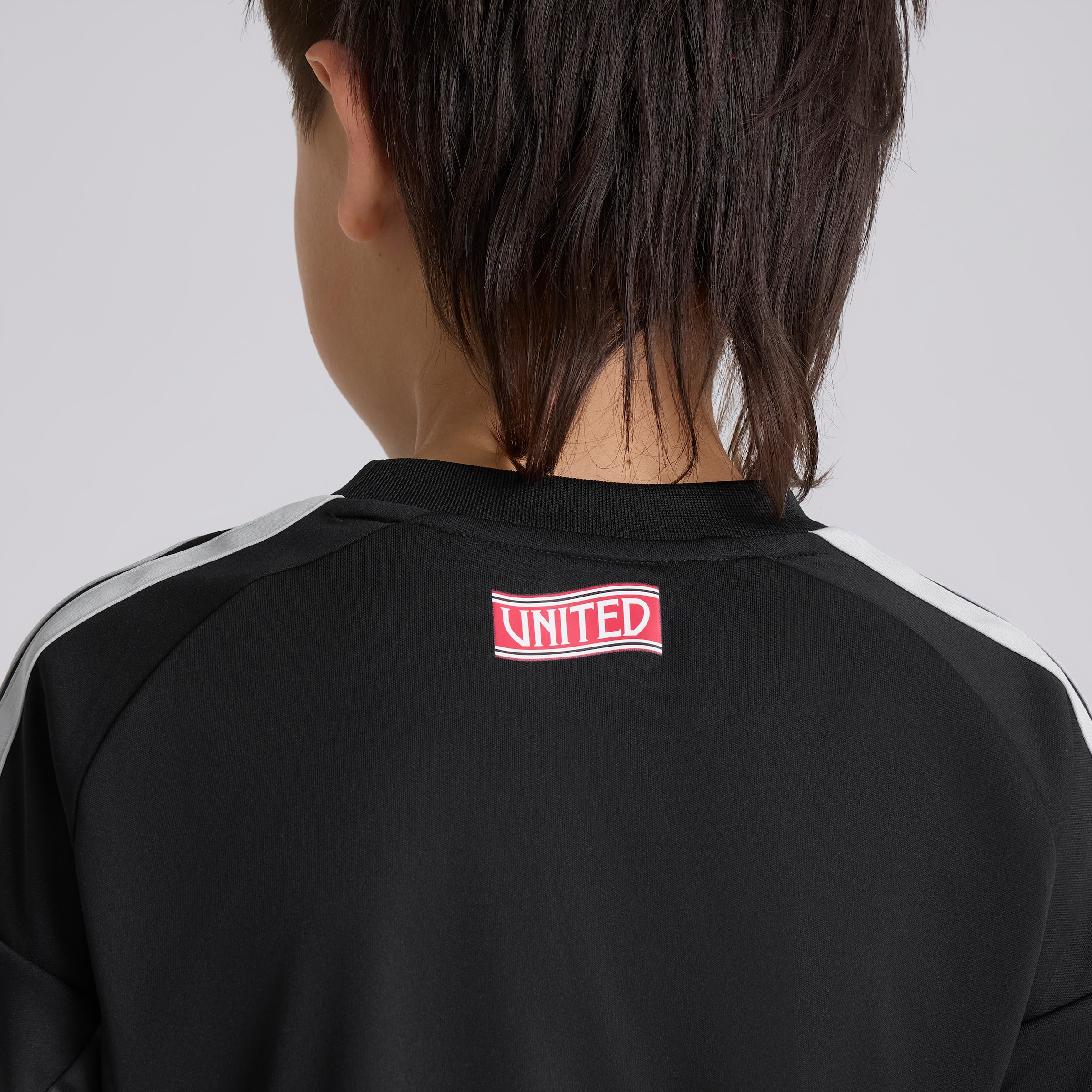 Manchester United Kids 26/27 Home Goalkeeper Long Sleeve Jersey Black Noir Détail [6-6]