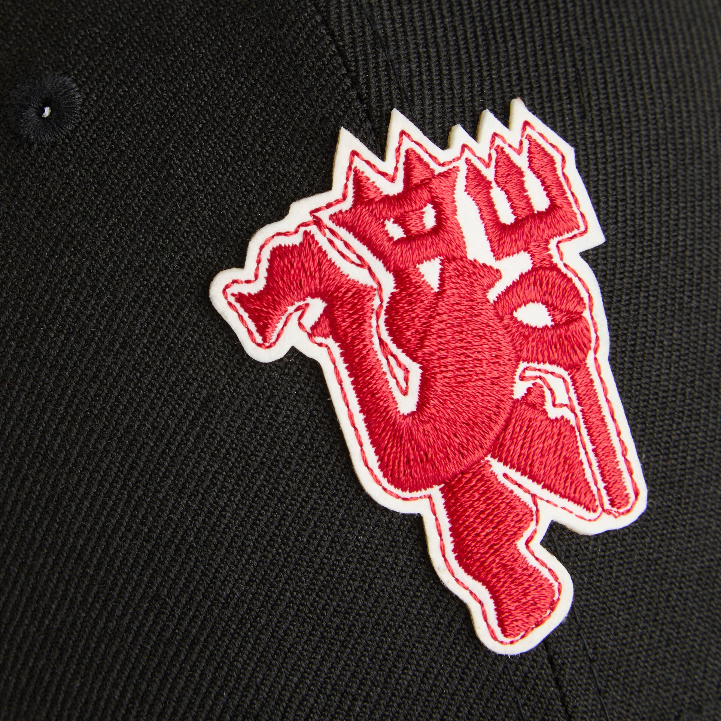 Manchester United x New Era Devil Applique 9Fifty Cap Black Black Detail [5-5]