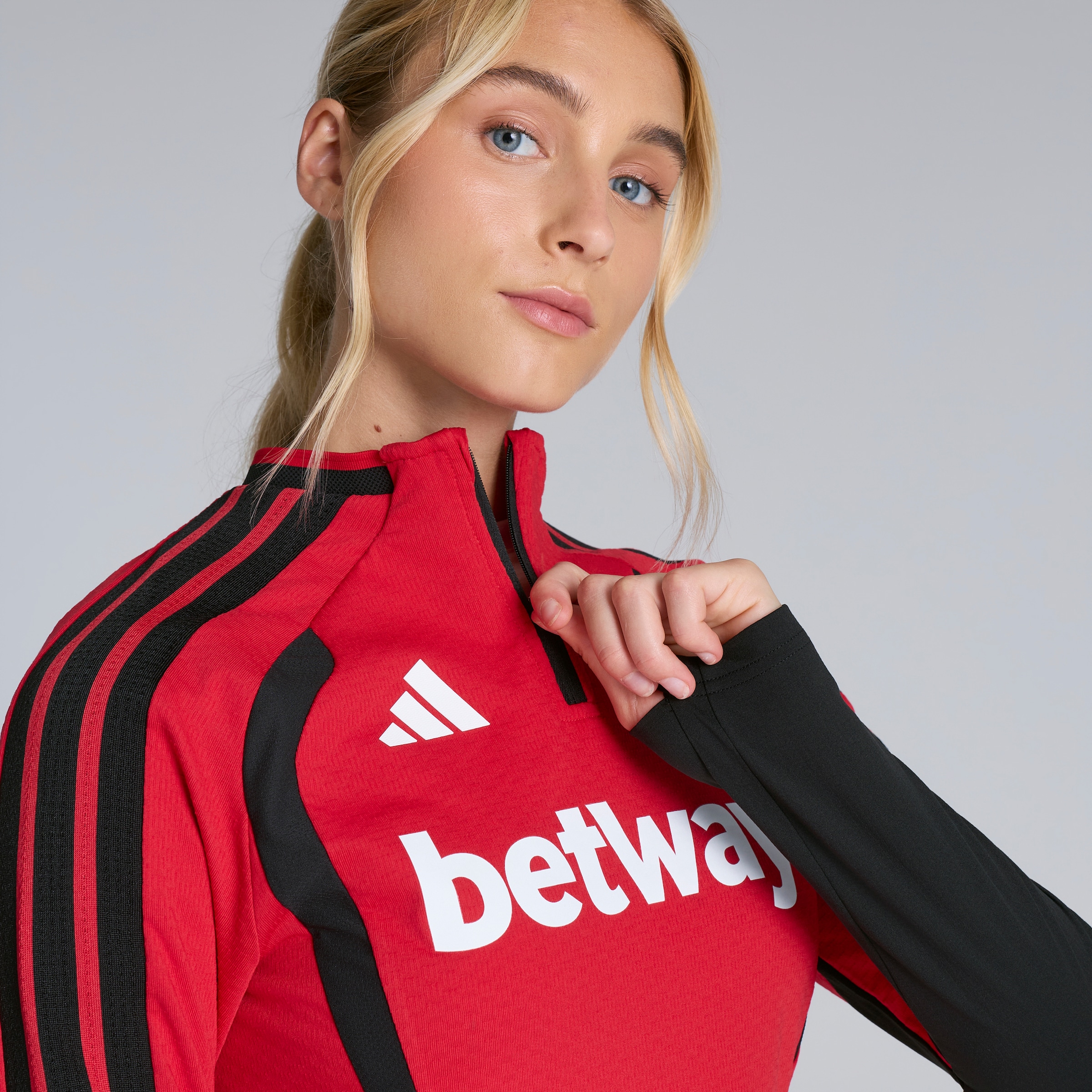 Manchester United Womens 26/27 Training Tiro Authentic Top Red Red Detail [4-5]