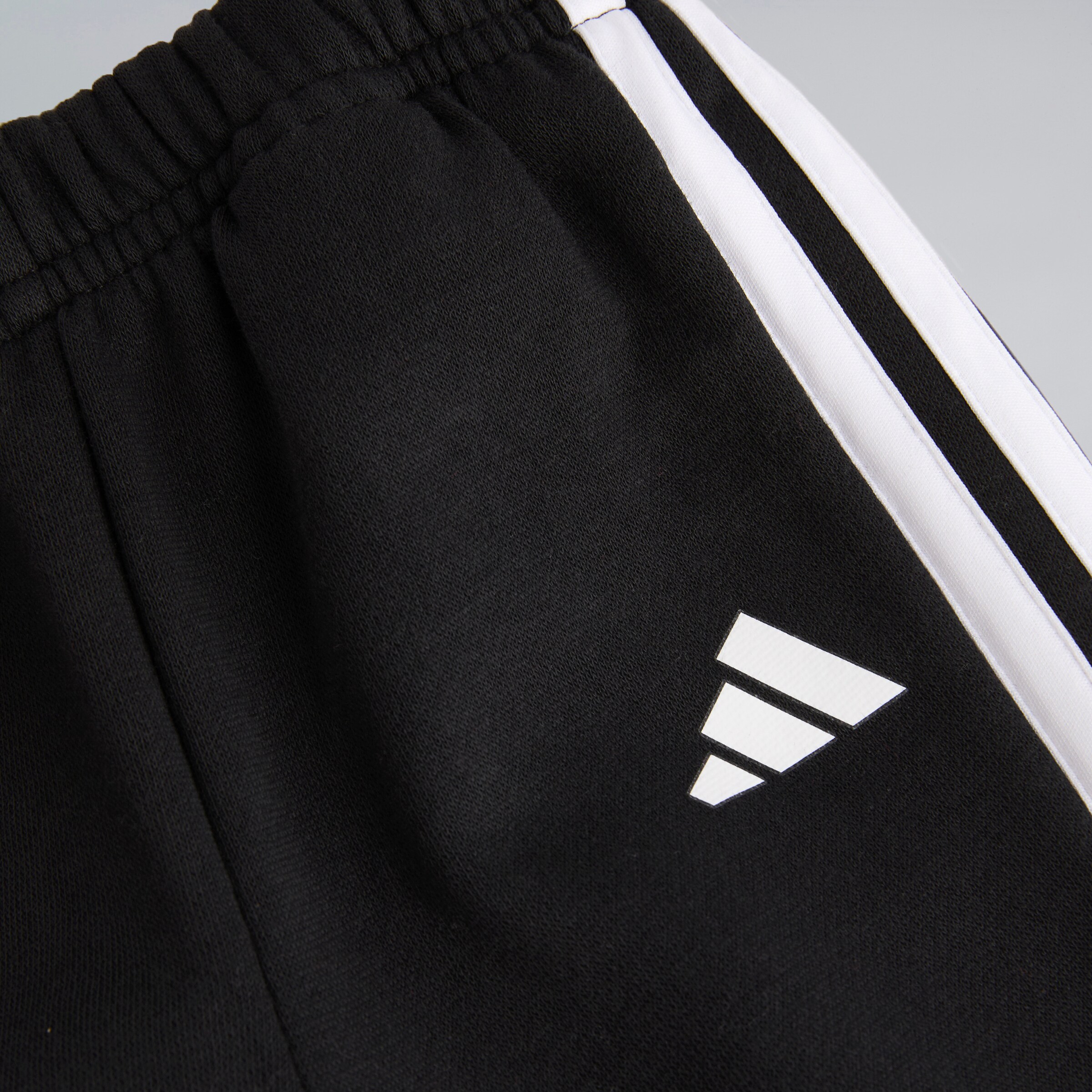 Manchester United x adidas Infant Essentials Tiberio 3-Stripes Tracksuit Red Red Detail [4-4]