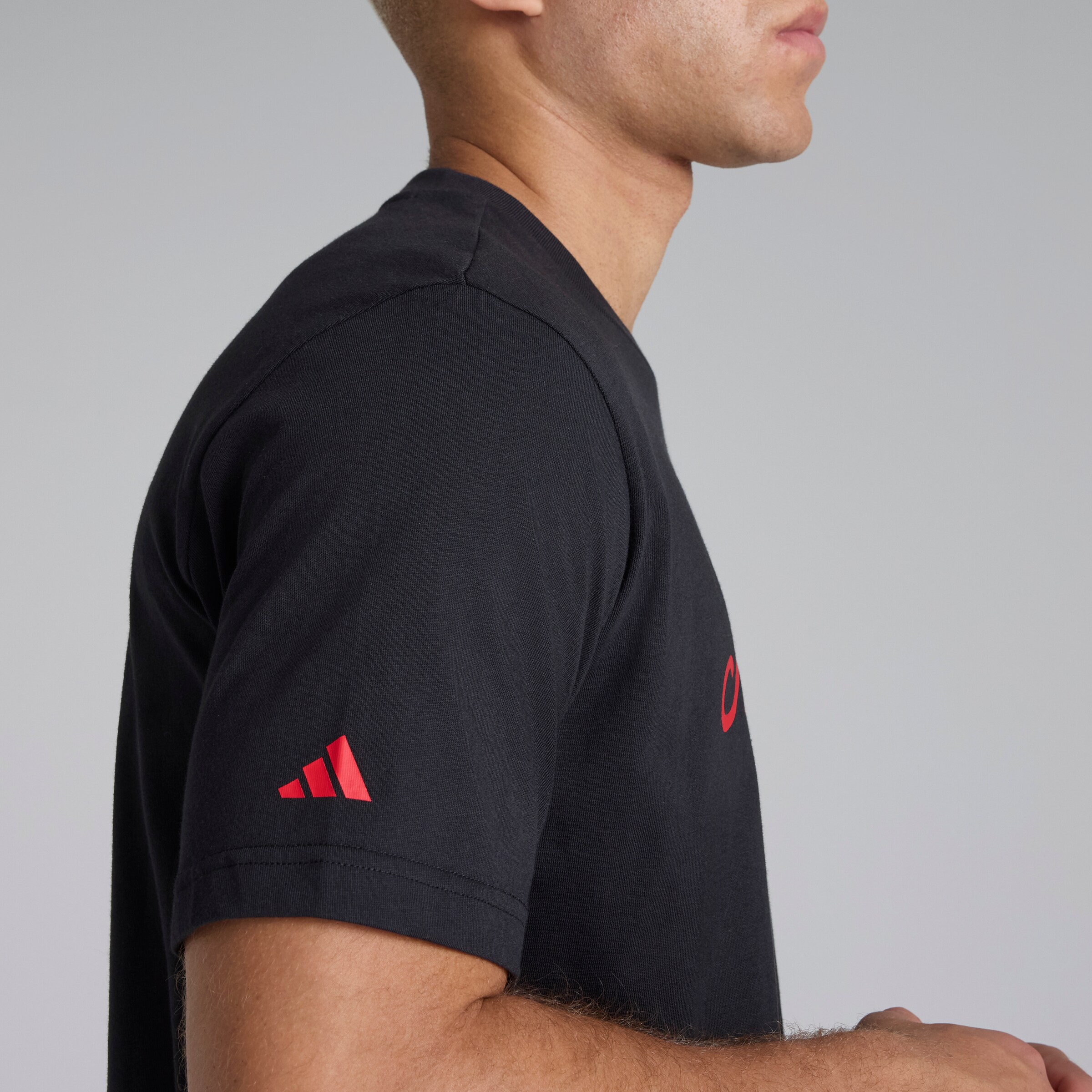 Manchester United x adidas Seasonal Graphic T-Shirt Black 검정색 세부 사항 [5-5]