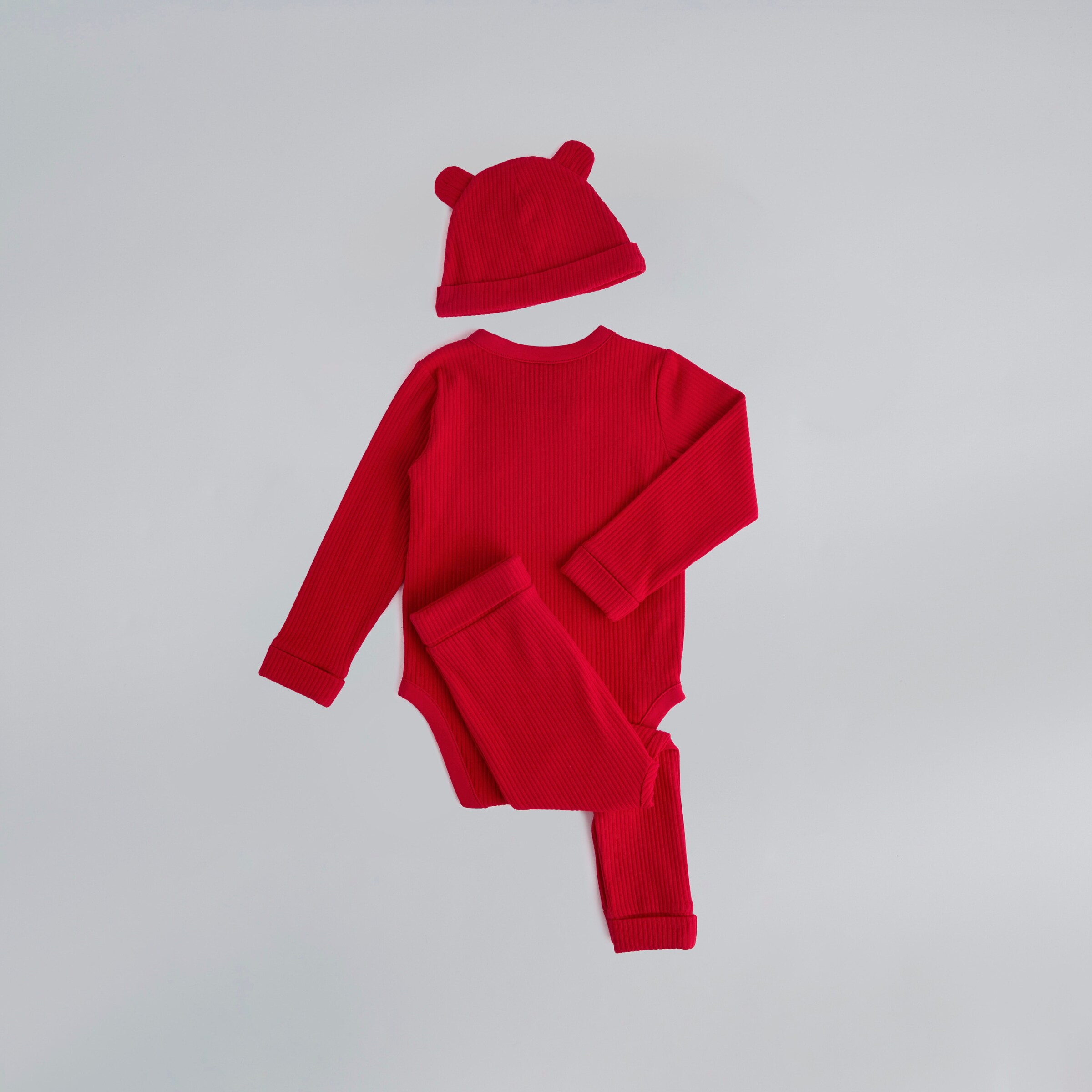 Manchester United Baby Bodysuit, Pants & Hat Gift Set Red Red Detail [2-4]