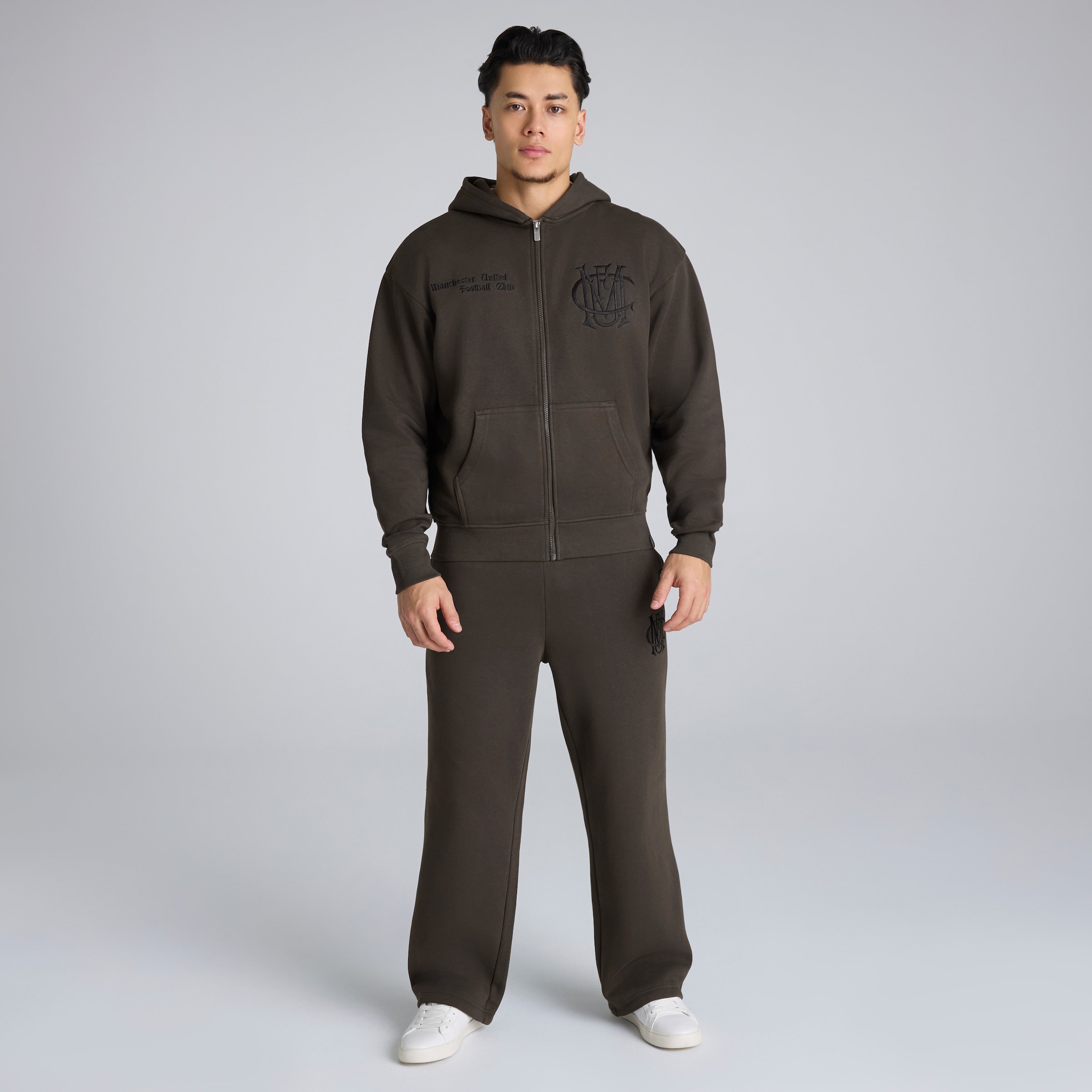 Manchester United Archive Full Zip Hoodie Charcoal Detail [3-6]