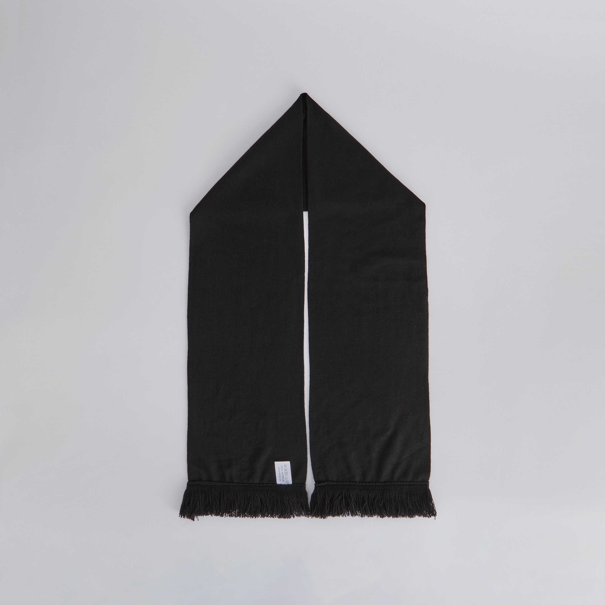 Manchester United Embroidered Crest Scarf Black Detail [2-4]