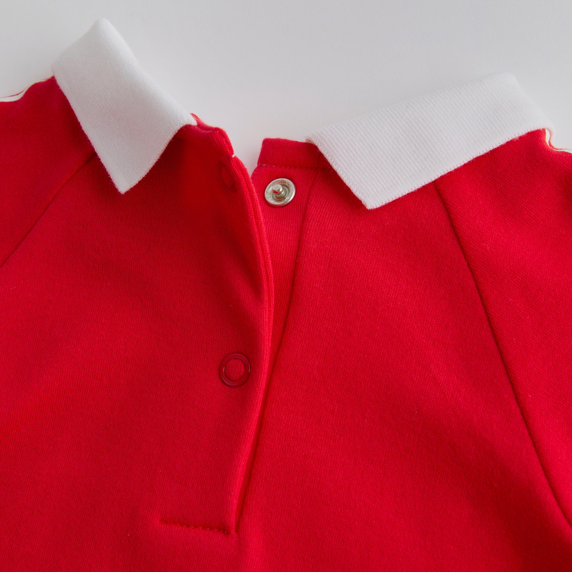 Manchester United Baby 1998/00 Retro Home Sleepsuit Red Red Detail [3-4]