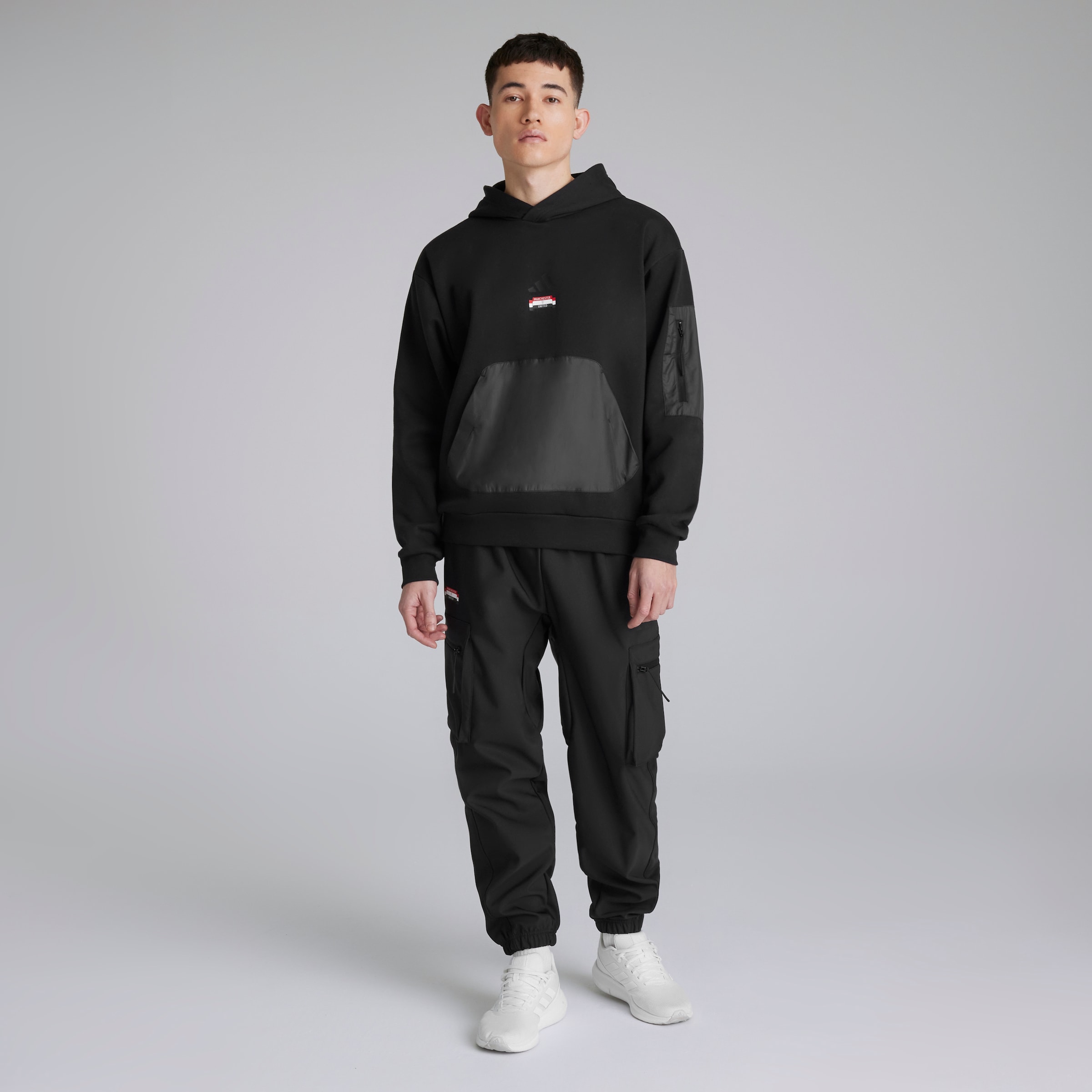 Manchester United x adidas City Escape Cargo Pant Black Black Detail [3-5]