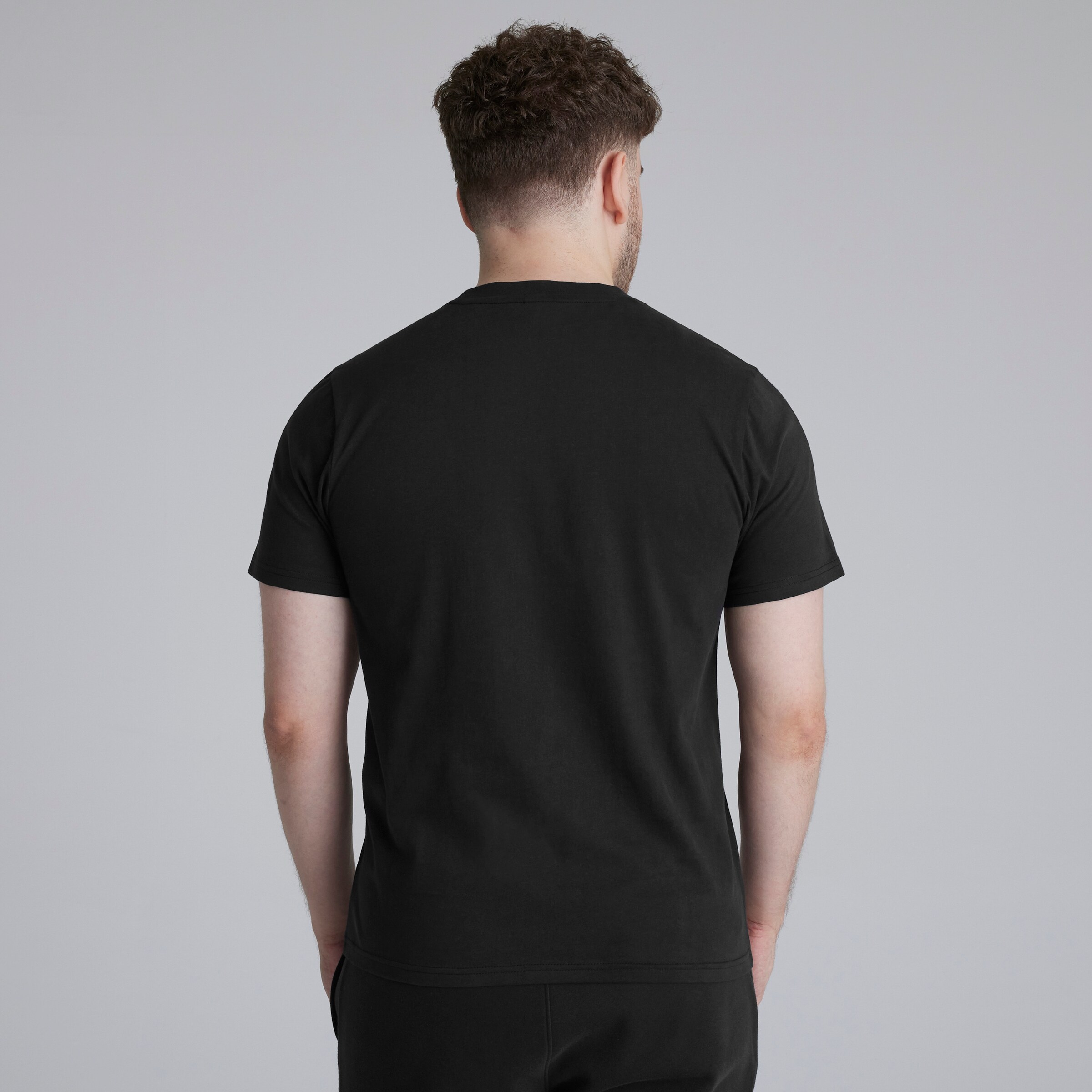 Manchester United Devil Essentials T-Shirt Black Black Detail [2-4]