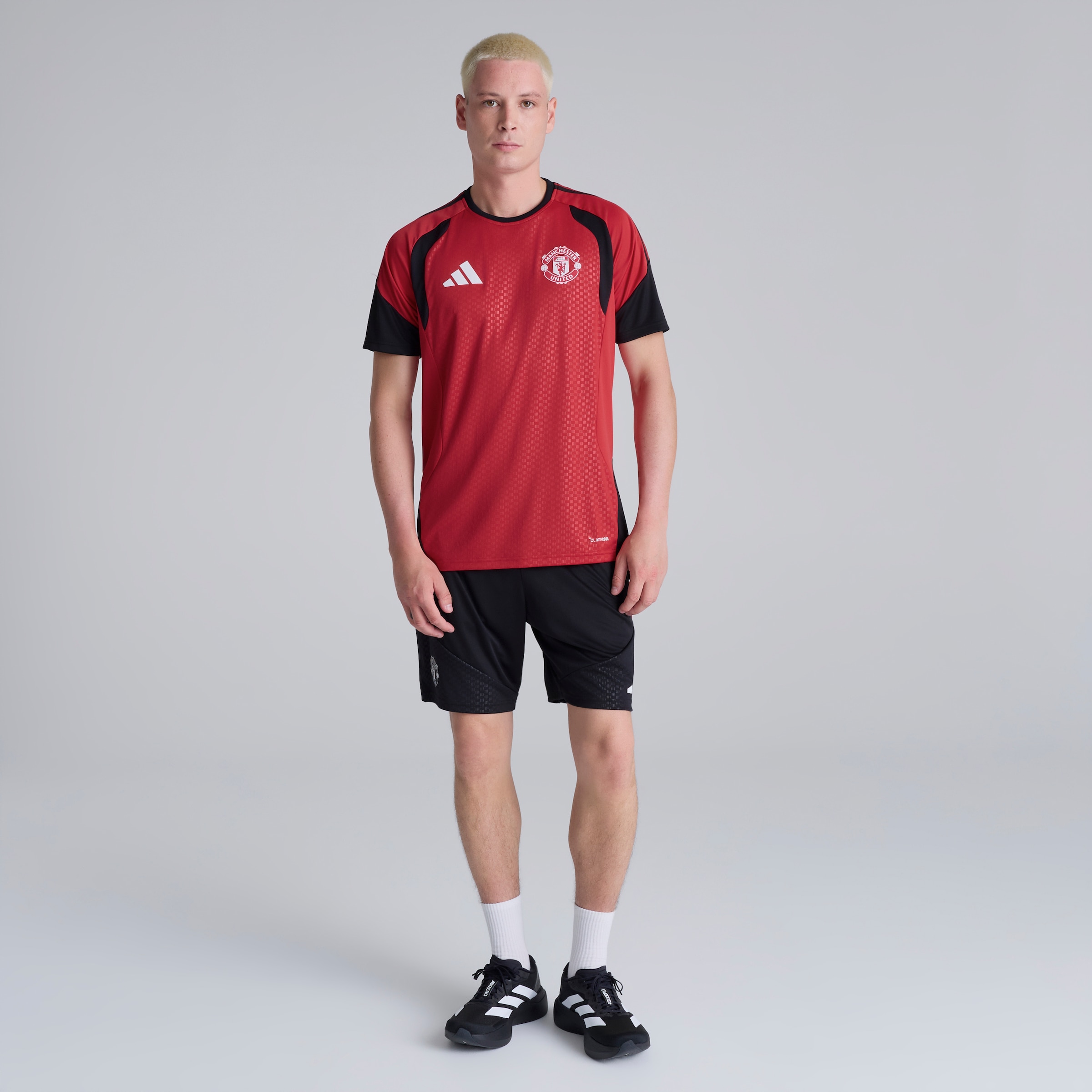 Manchester United 26/27 Training Tiro Jersey Red Red Detail [3-6]