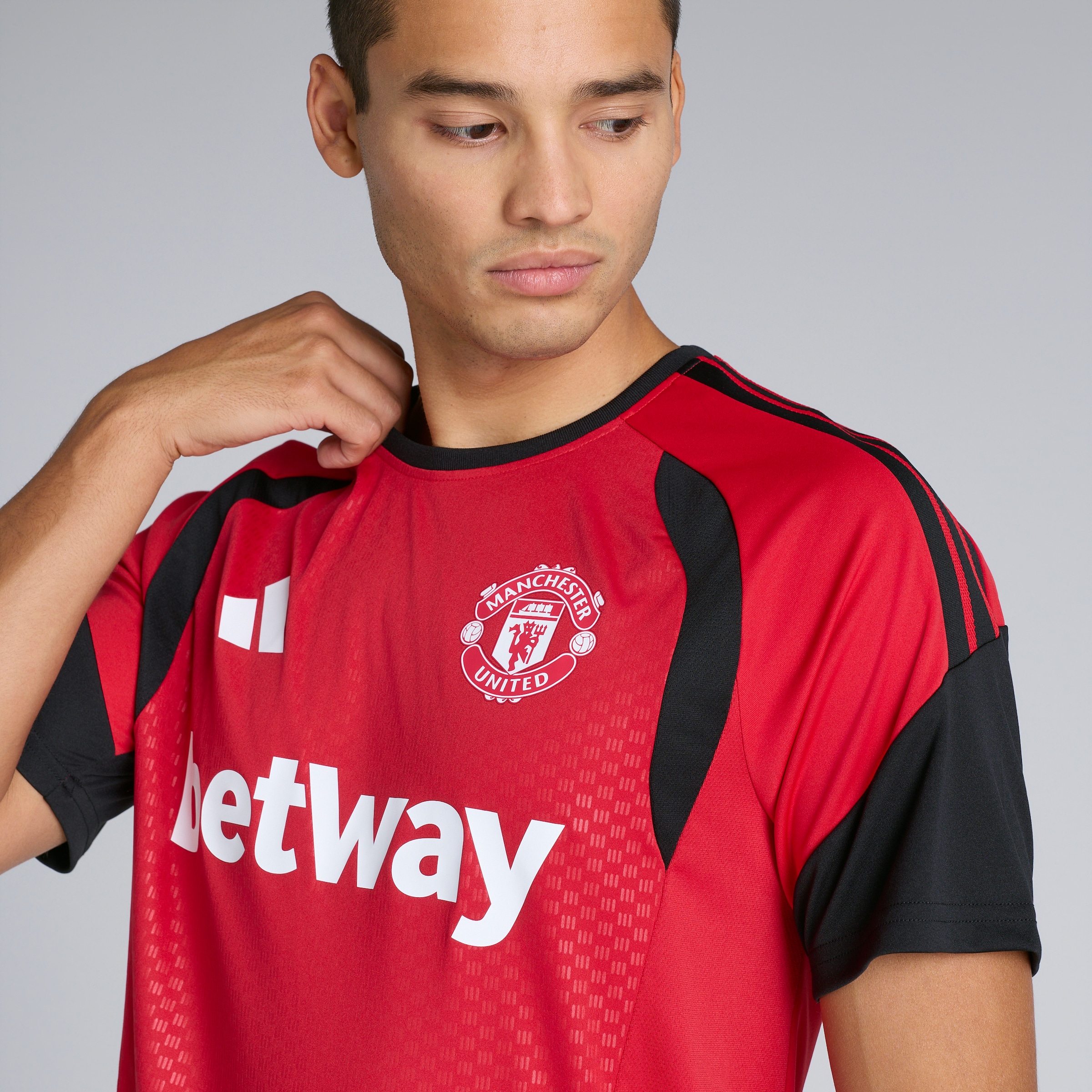 Manchester United 26/27 Training Tiro Jersey Red (Sponsored) Red Detail [5-5]