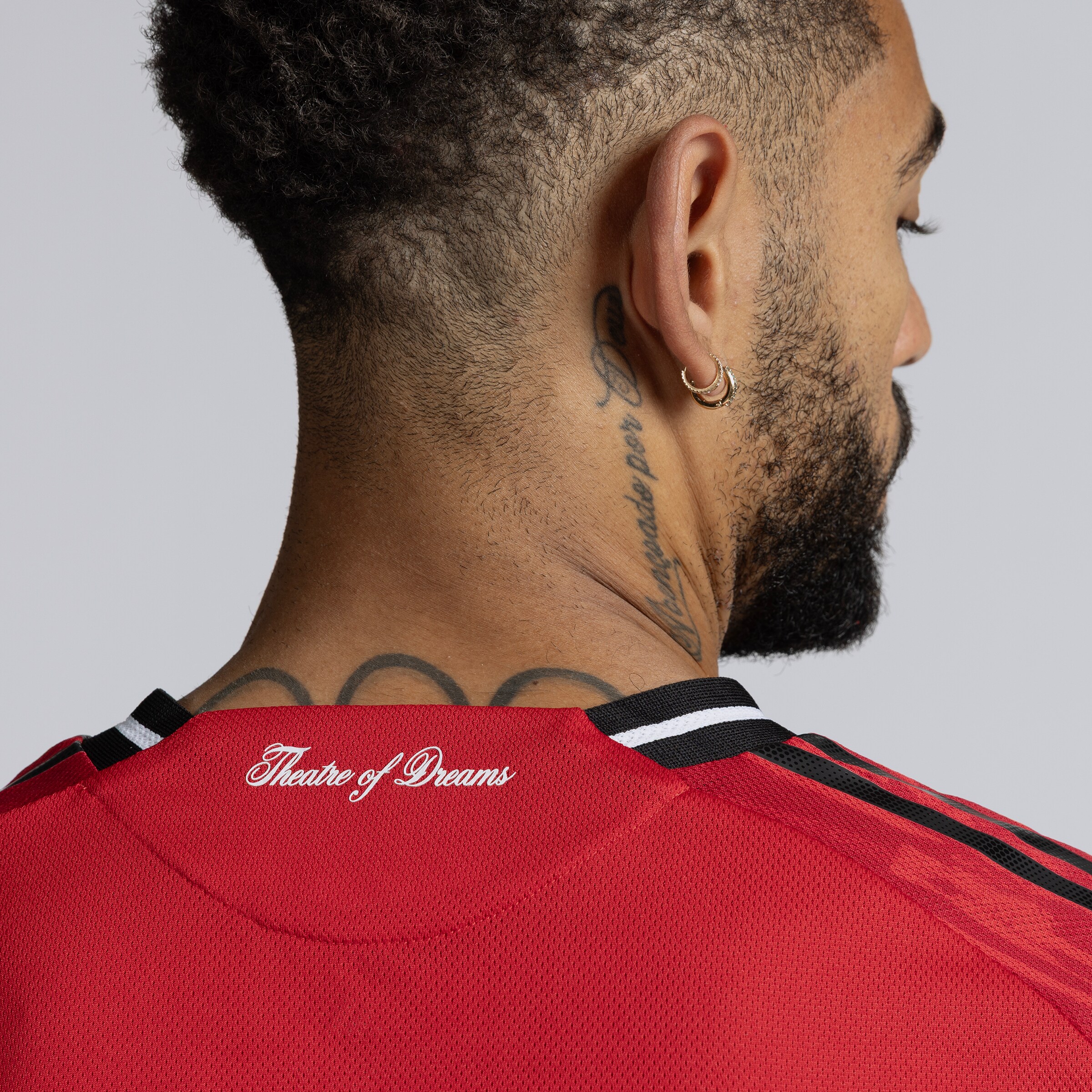 Manchester United 25/26 Home Authentic Jersey Red Detail [5-6]