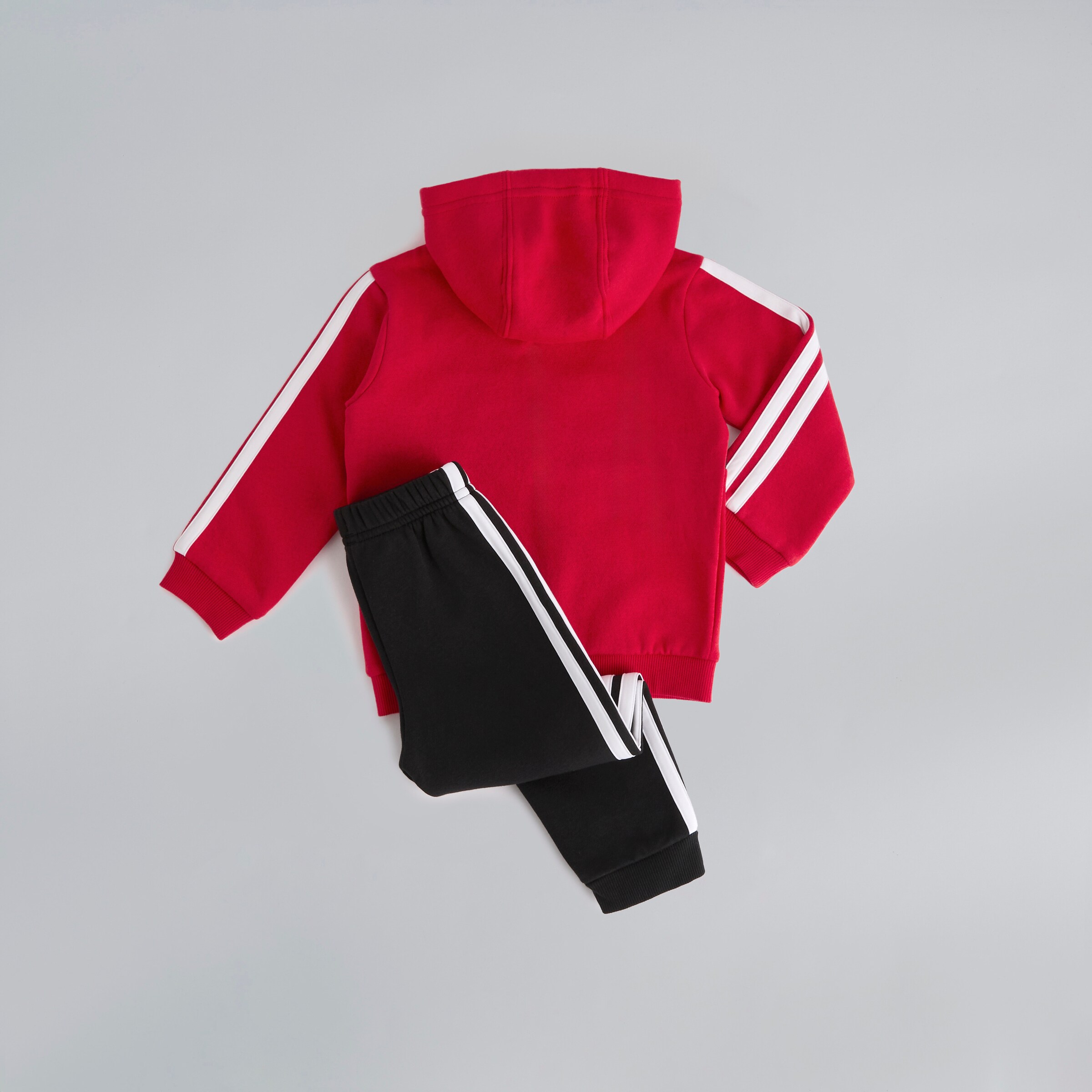 Manchester United x adidas Infant Essentials Tiberio 3-Stripes Tracksuit Red Red Detail [2-4]