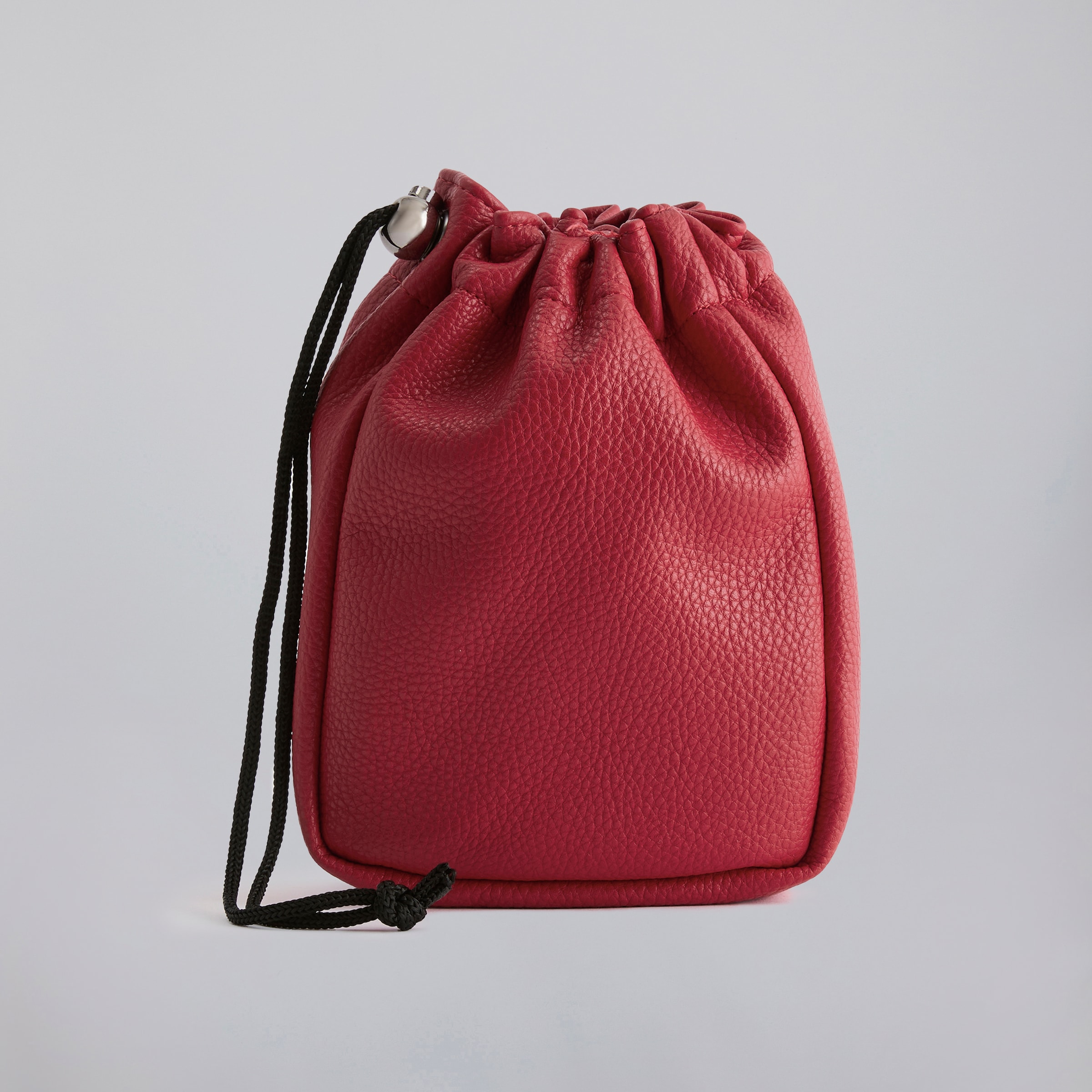 Manchester United x TaylorMade Valuables Pouch Red Red Detail [2-4]
