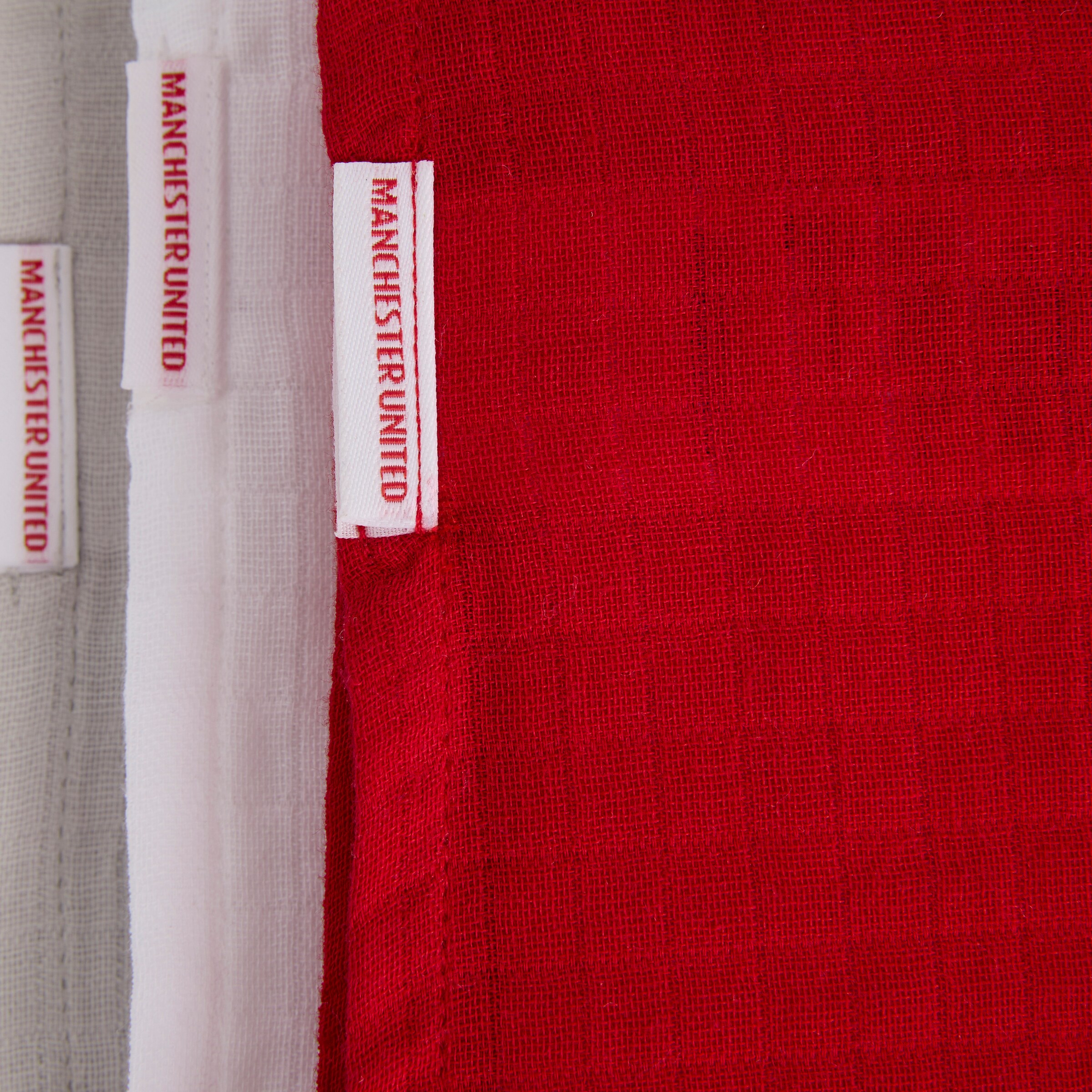 Manchester United Baby Muslins 3 Pack Multi Red Detail [4-4]