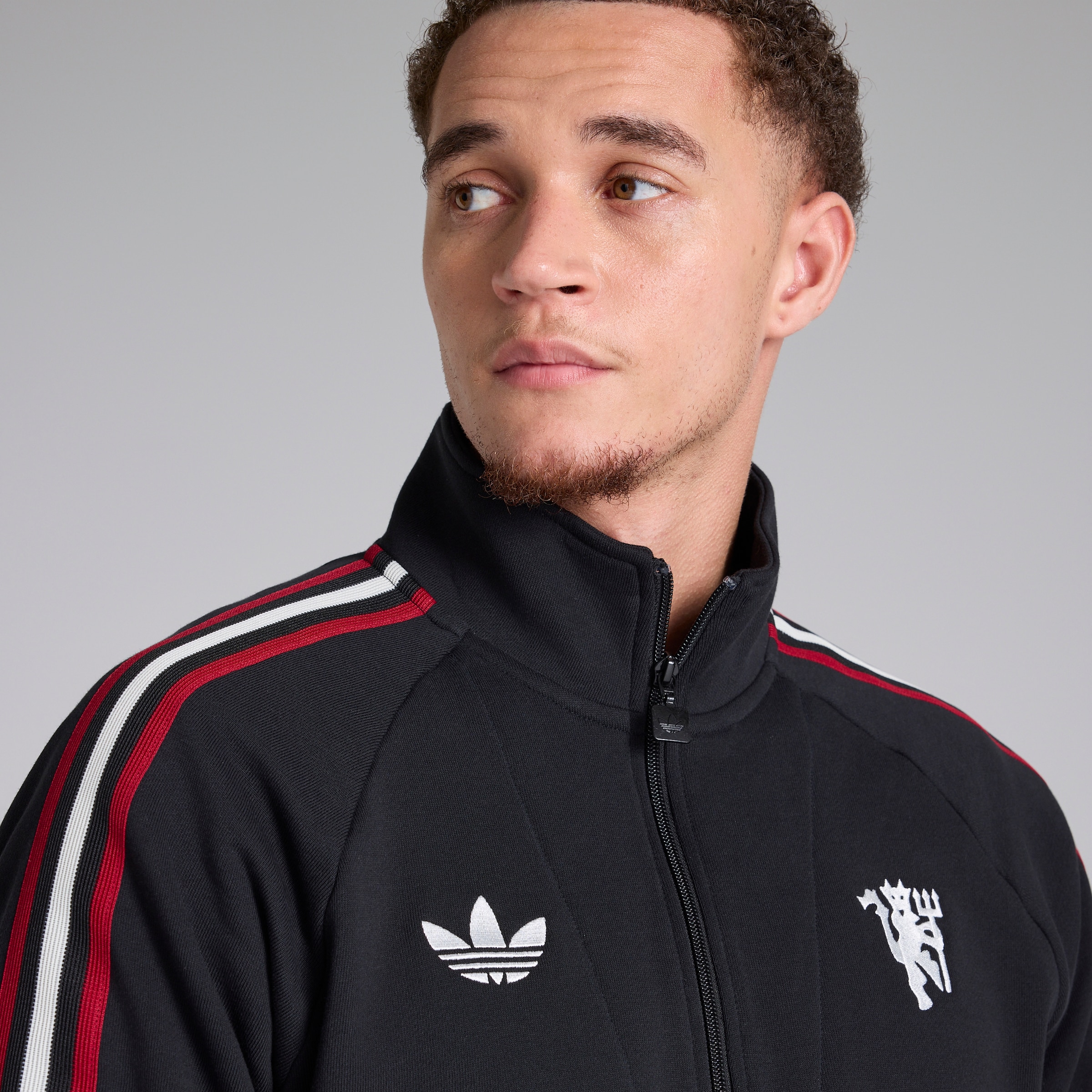 Manchester United x adidas Originals Half Zip Top Black Black Detail [5-5]