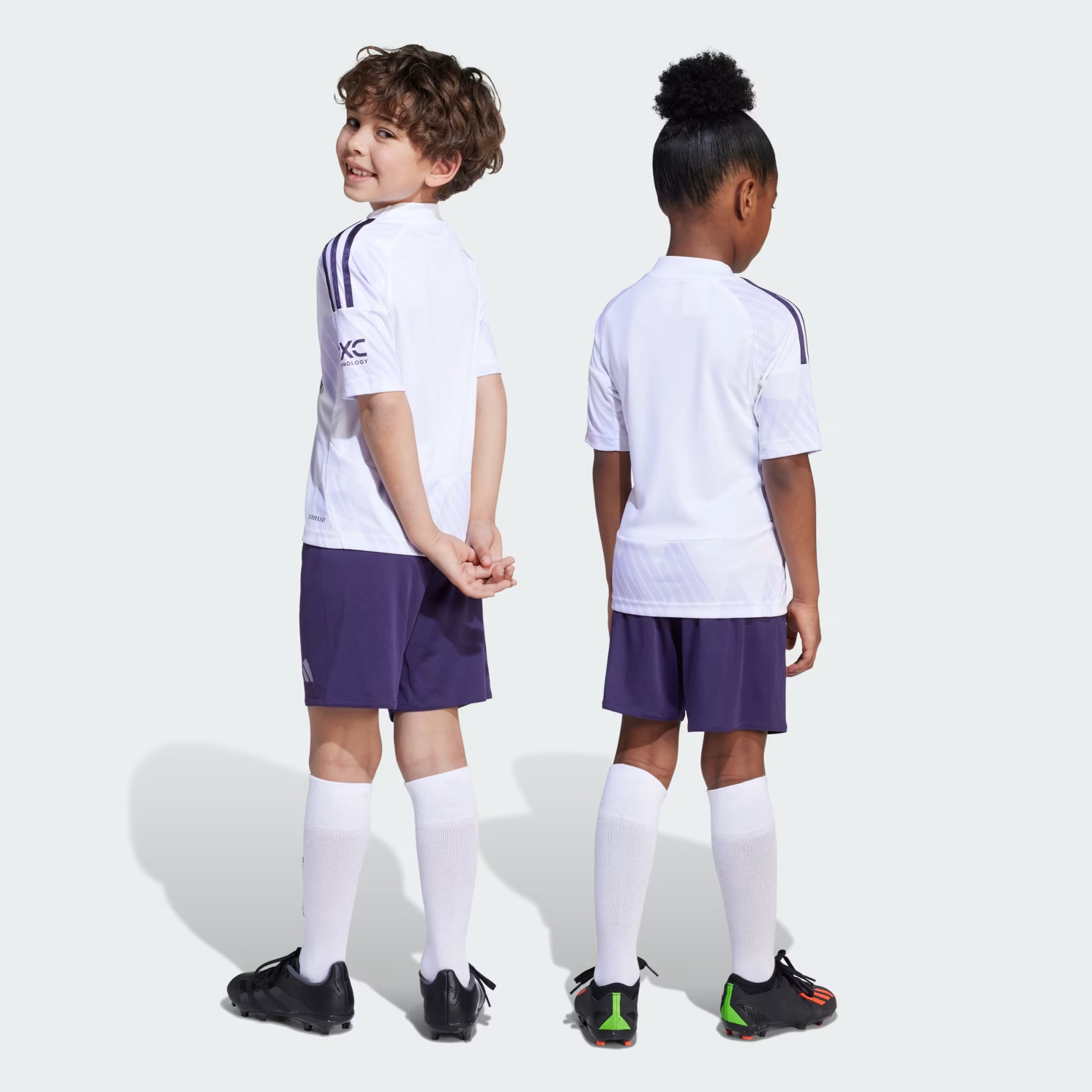 Manchester United 25/26 Away Mini Kit Kids Blanc Détail [2-5]