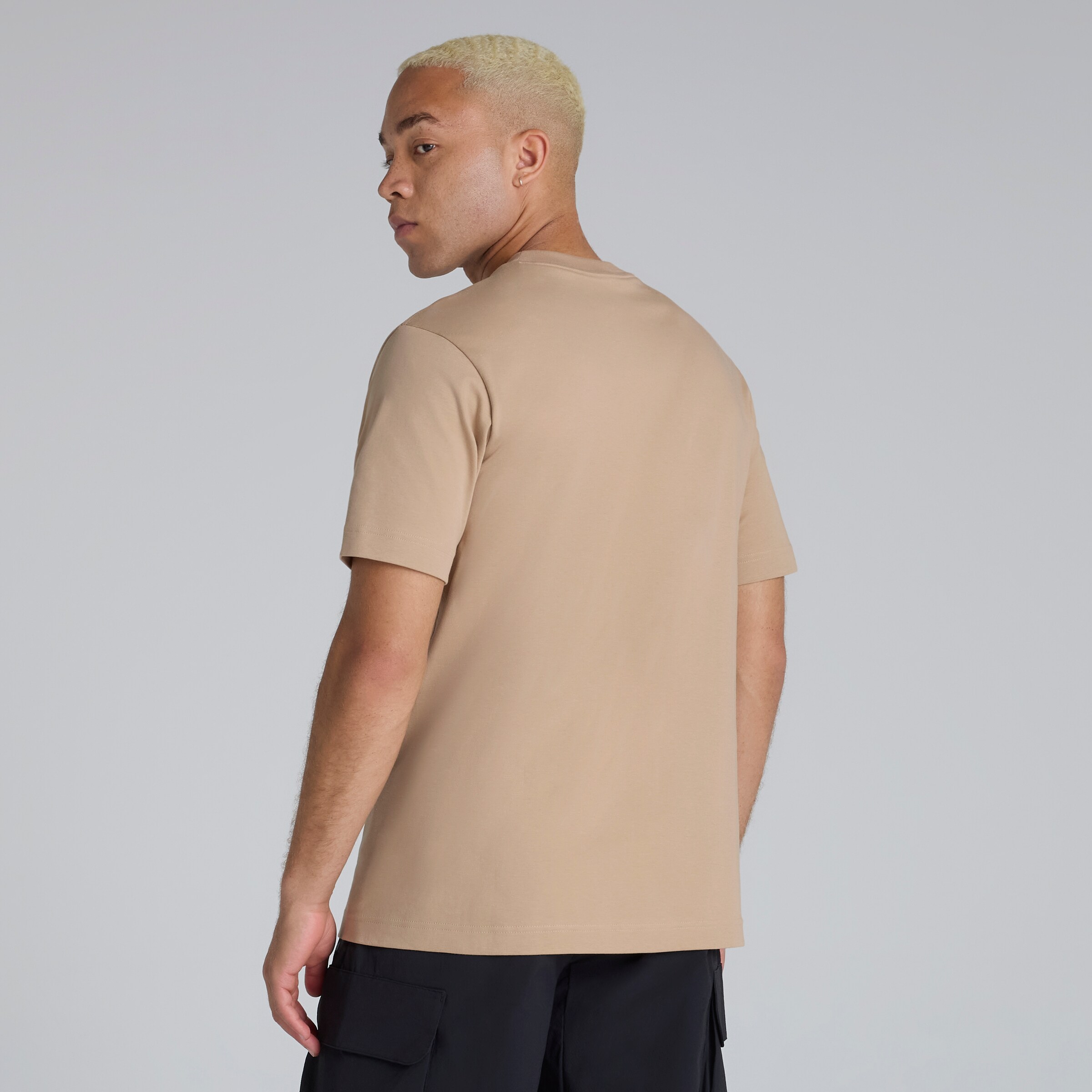 Manchester United x adidas City Escape T-Shirt Brown Marron Détail [2-4]