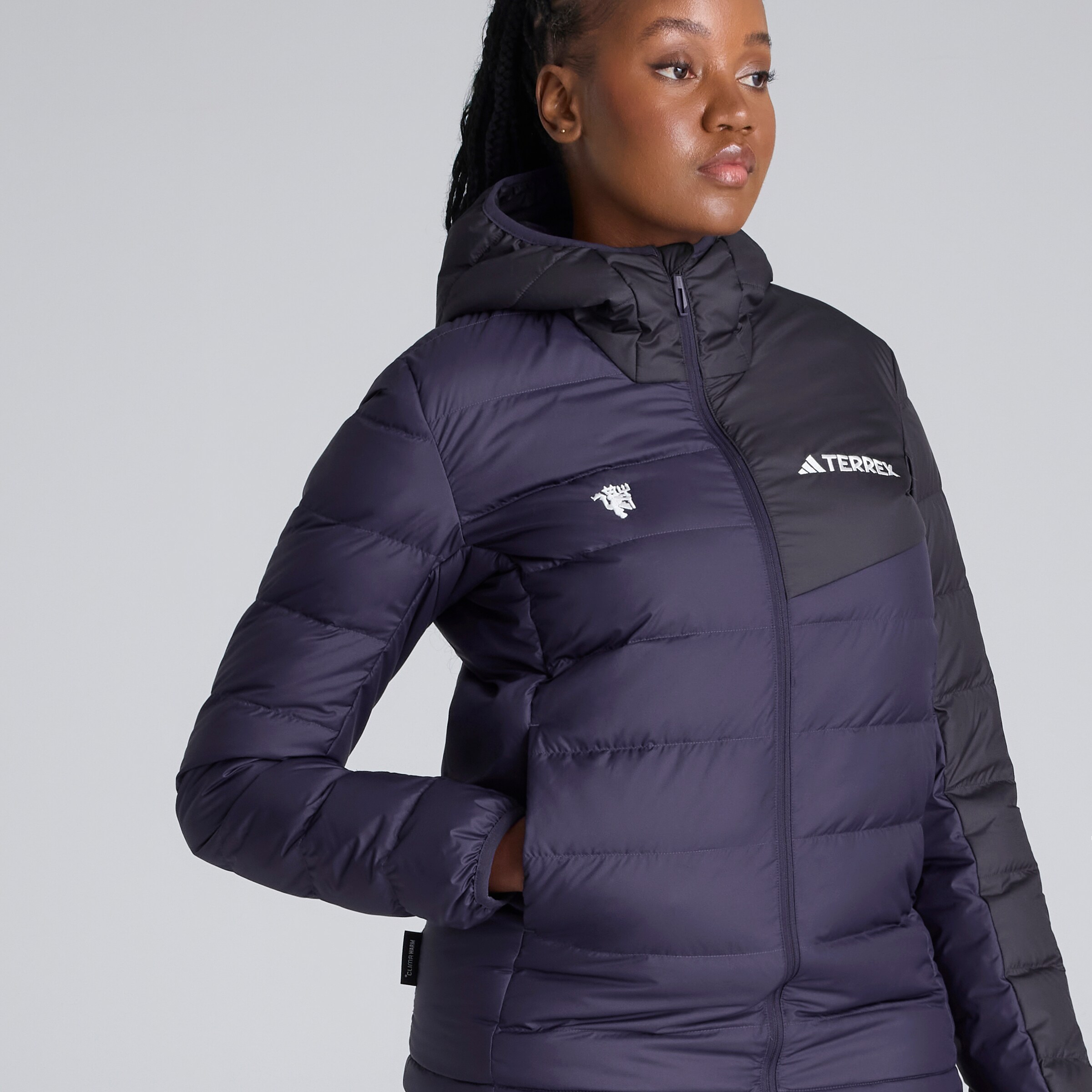 Manchester United x adidas Womens Terrex CLIMAWARM Hooded Jacket Purple Violet Détail [5-6]