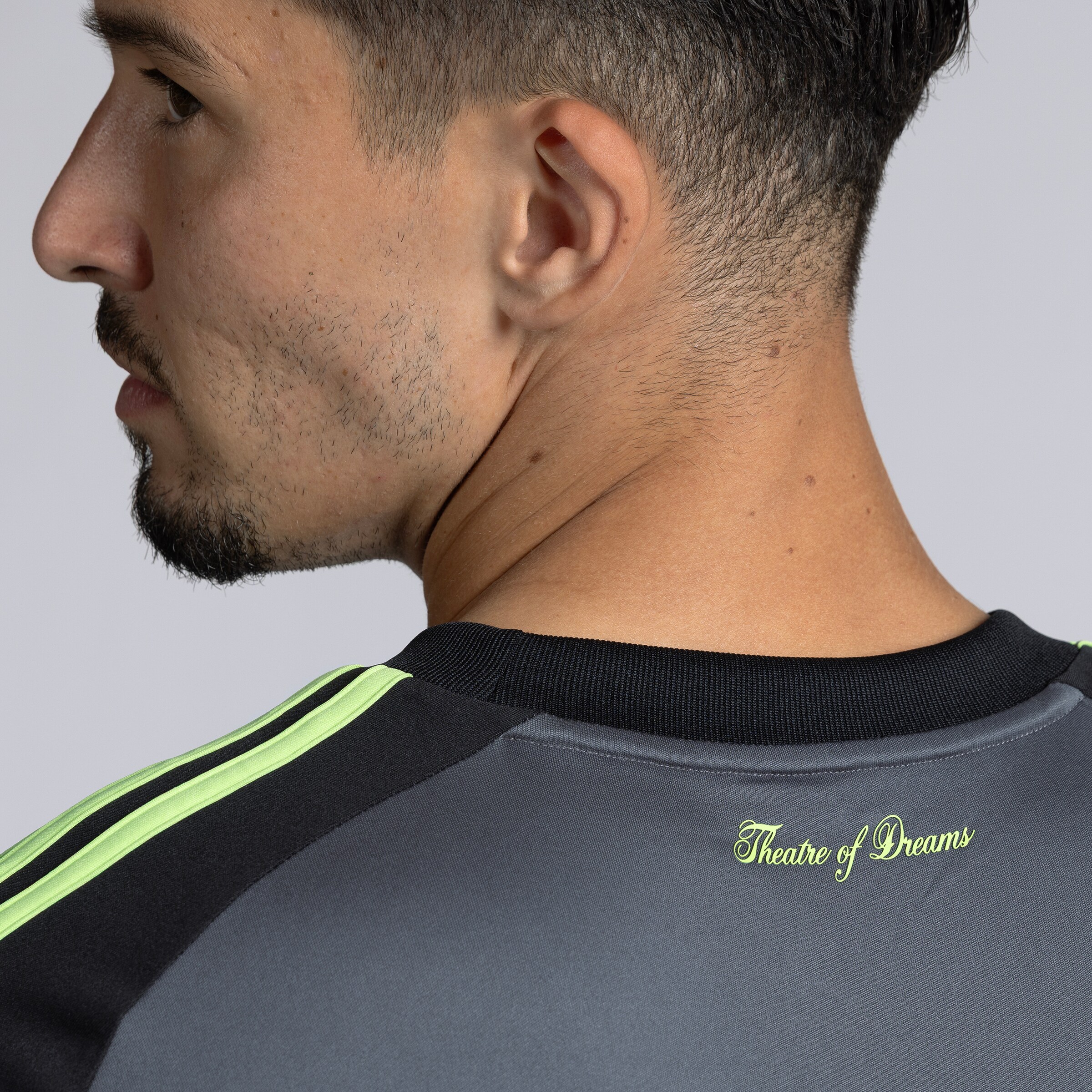 Manchester United 25/26 Goalkeeper Long Sleeve Shirt Vert Détail [5-5]