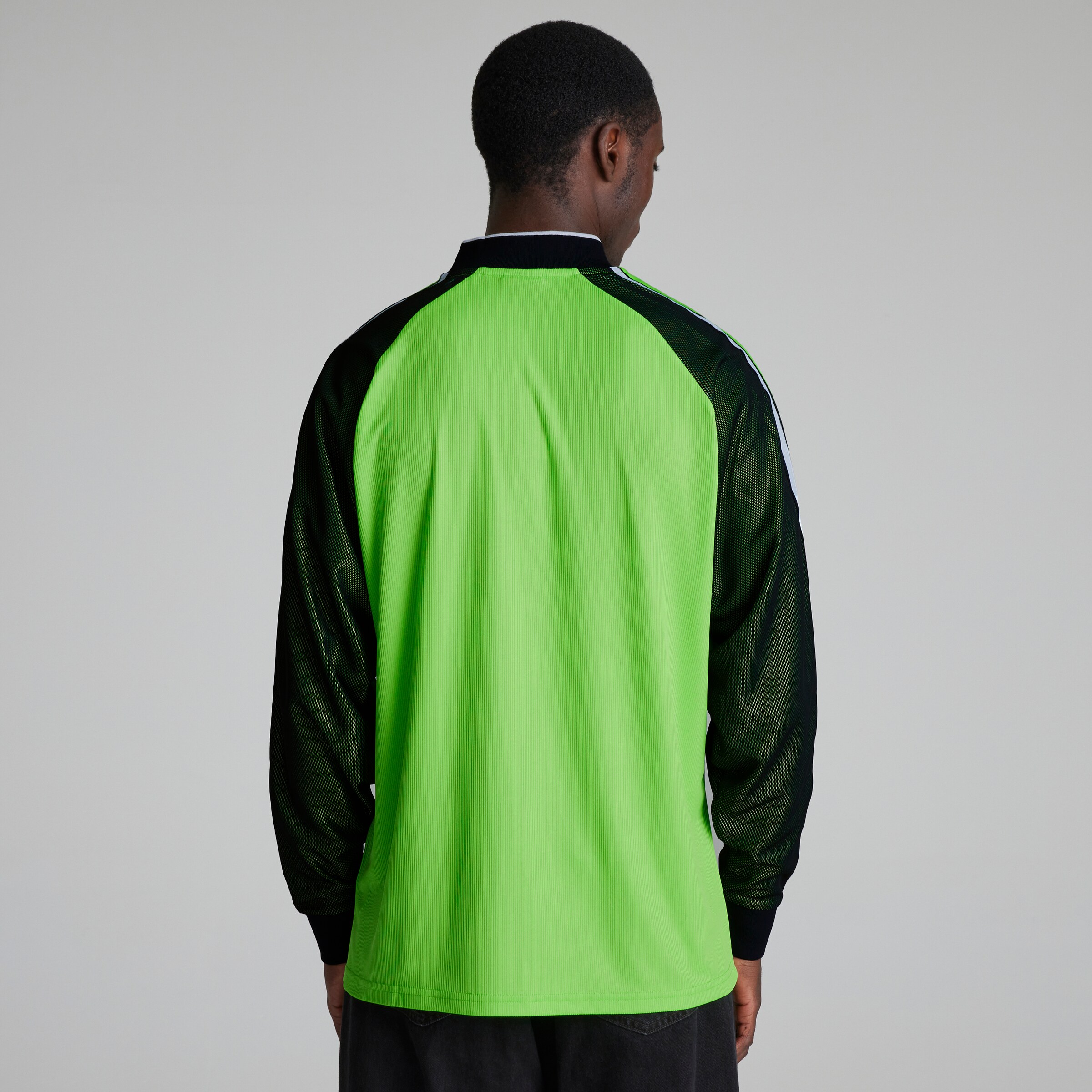 Manchester United 1998-99 Goalkeeper Shirt Green Green Detail [2-5]