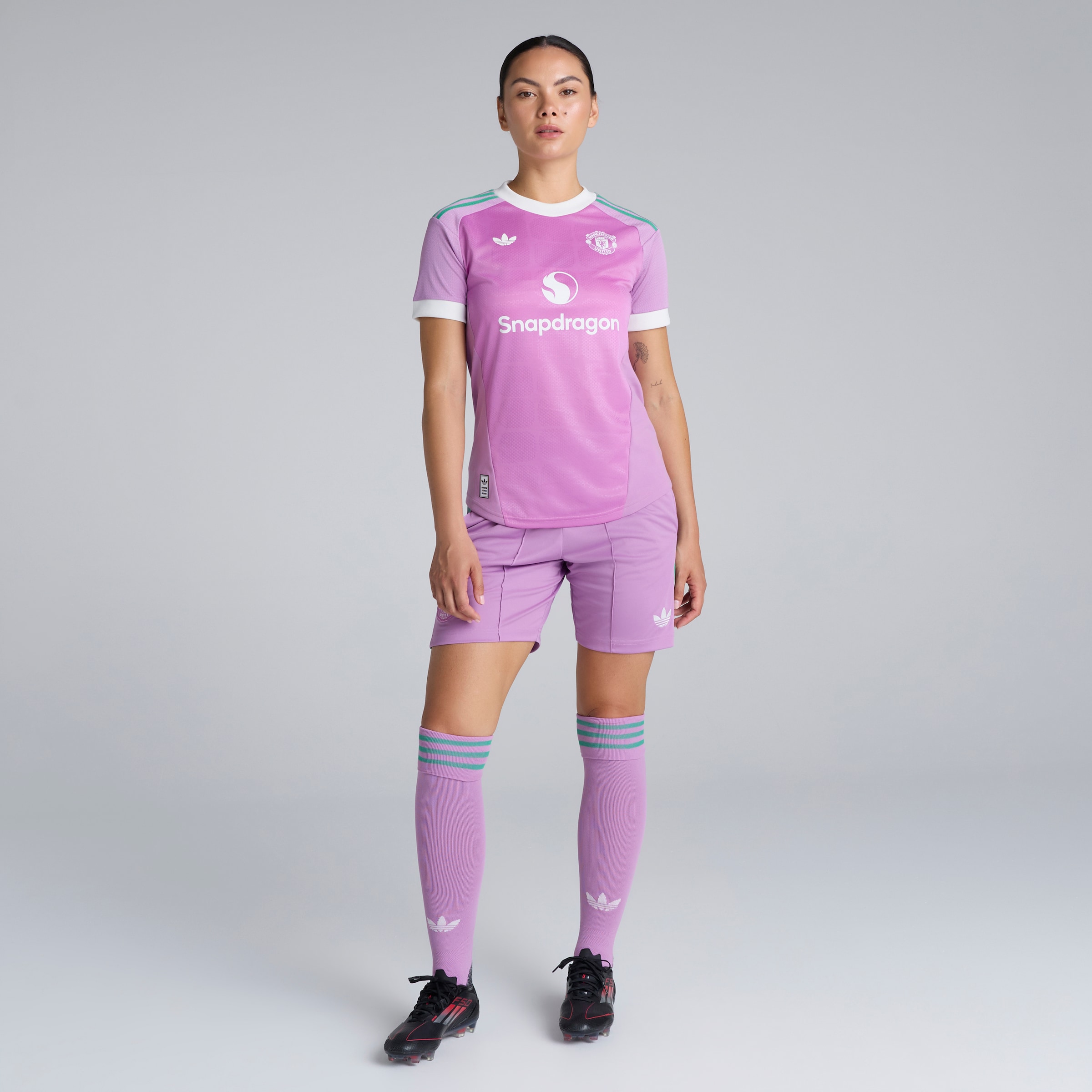 Manchester United Womens 26/27 Away Goalkeeper Short Sleeve Jersey Purple Lila Detail [3-6]