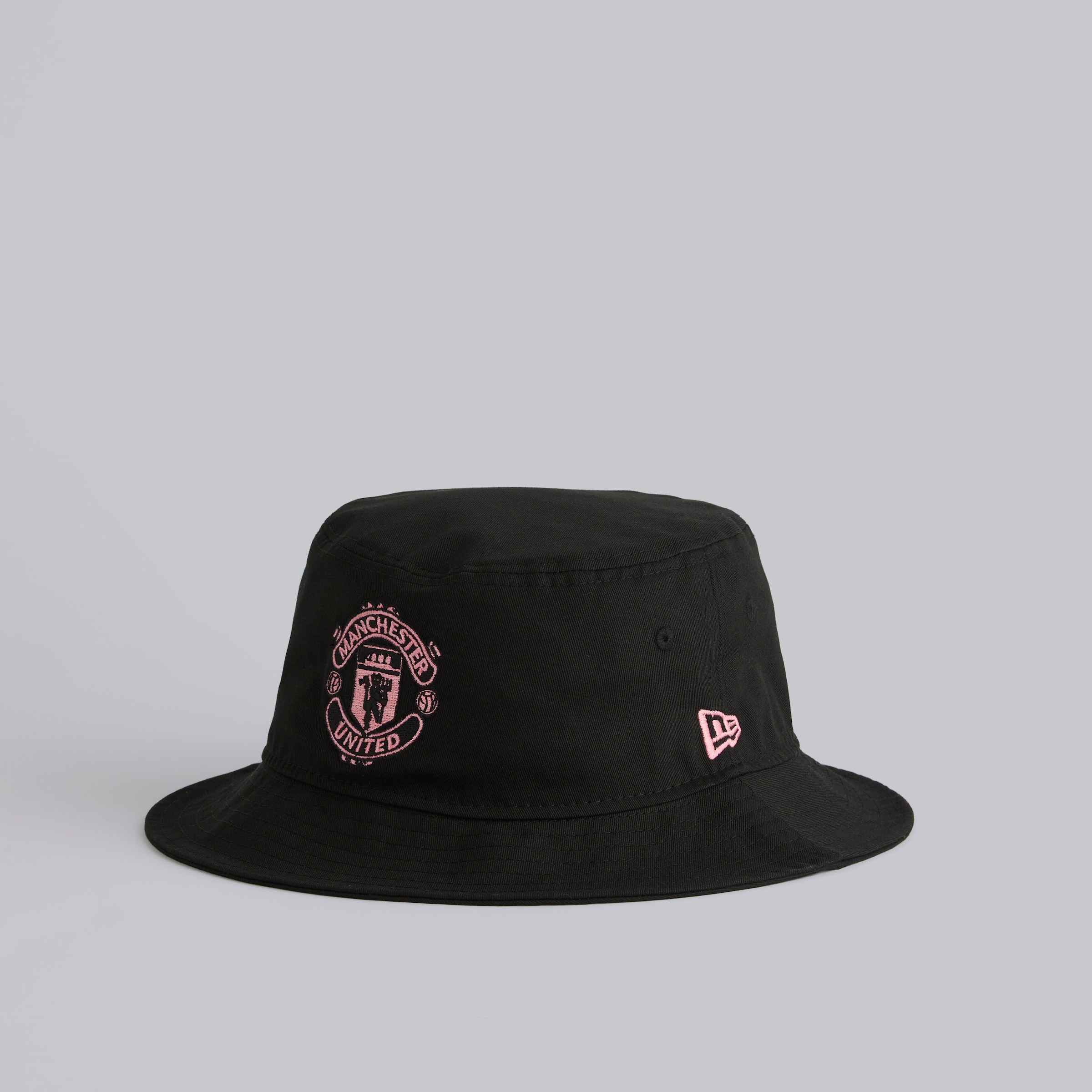 Manchester United x New Era Neon Crest Bucket Hat Black Black Detail [2-5]