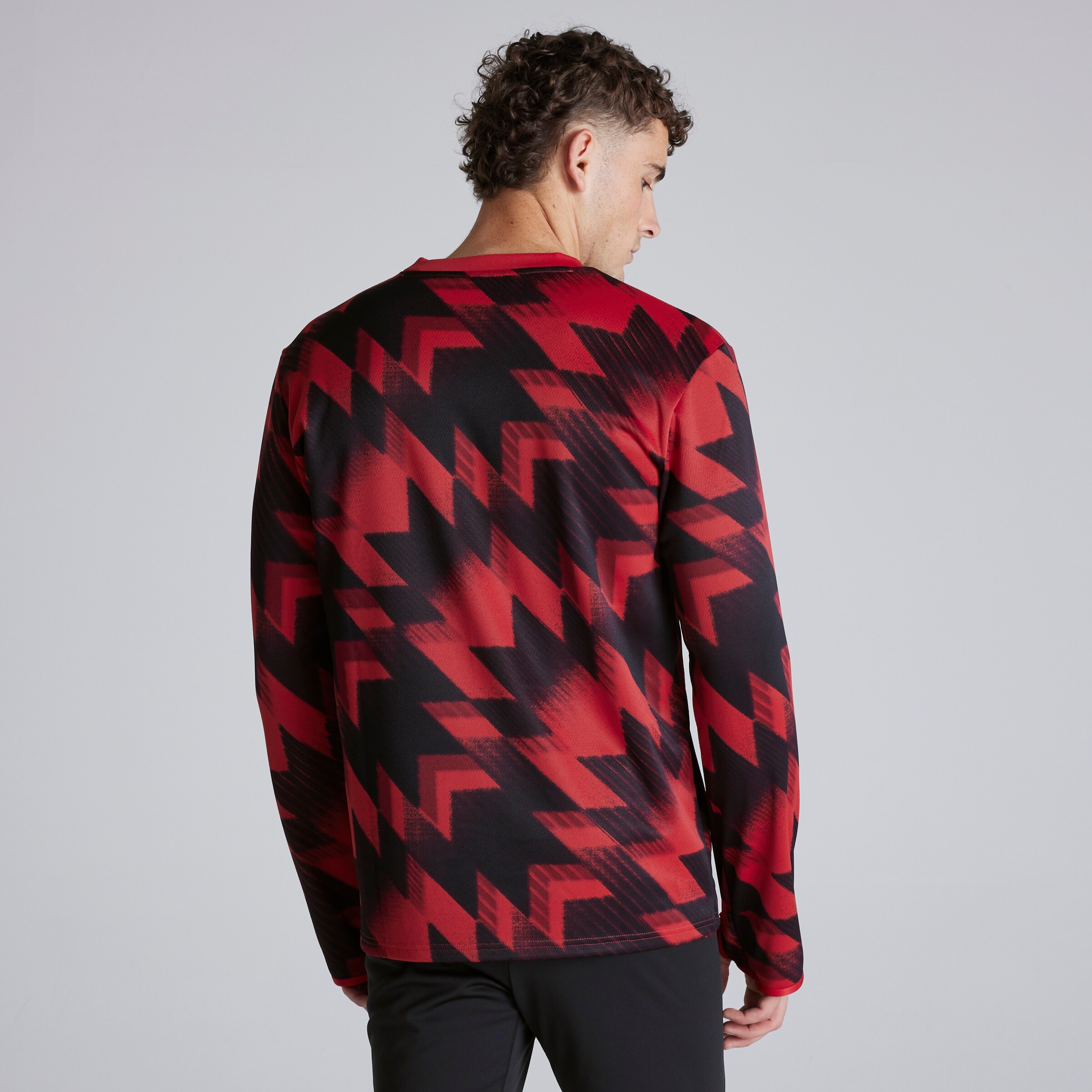 Manchester United 25/26 Pre-Match Warm Top Rouge Détail [2-5]