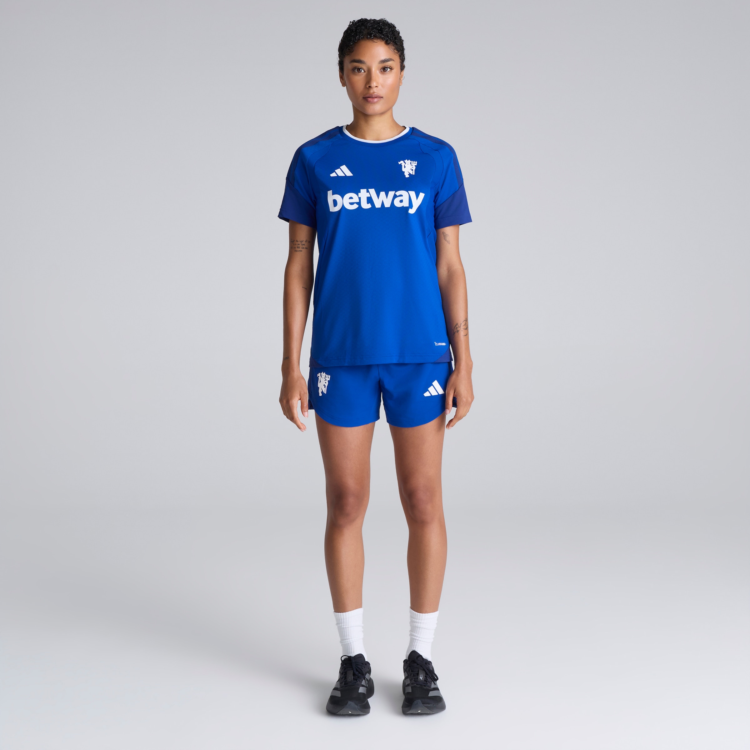 Manchester United Womens 26/27 Cup Training Tiro Authentic Jersey Blue (Sponsored) Blau Detail [3-5]