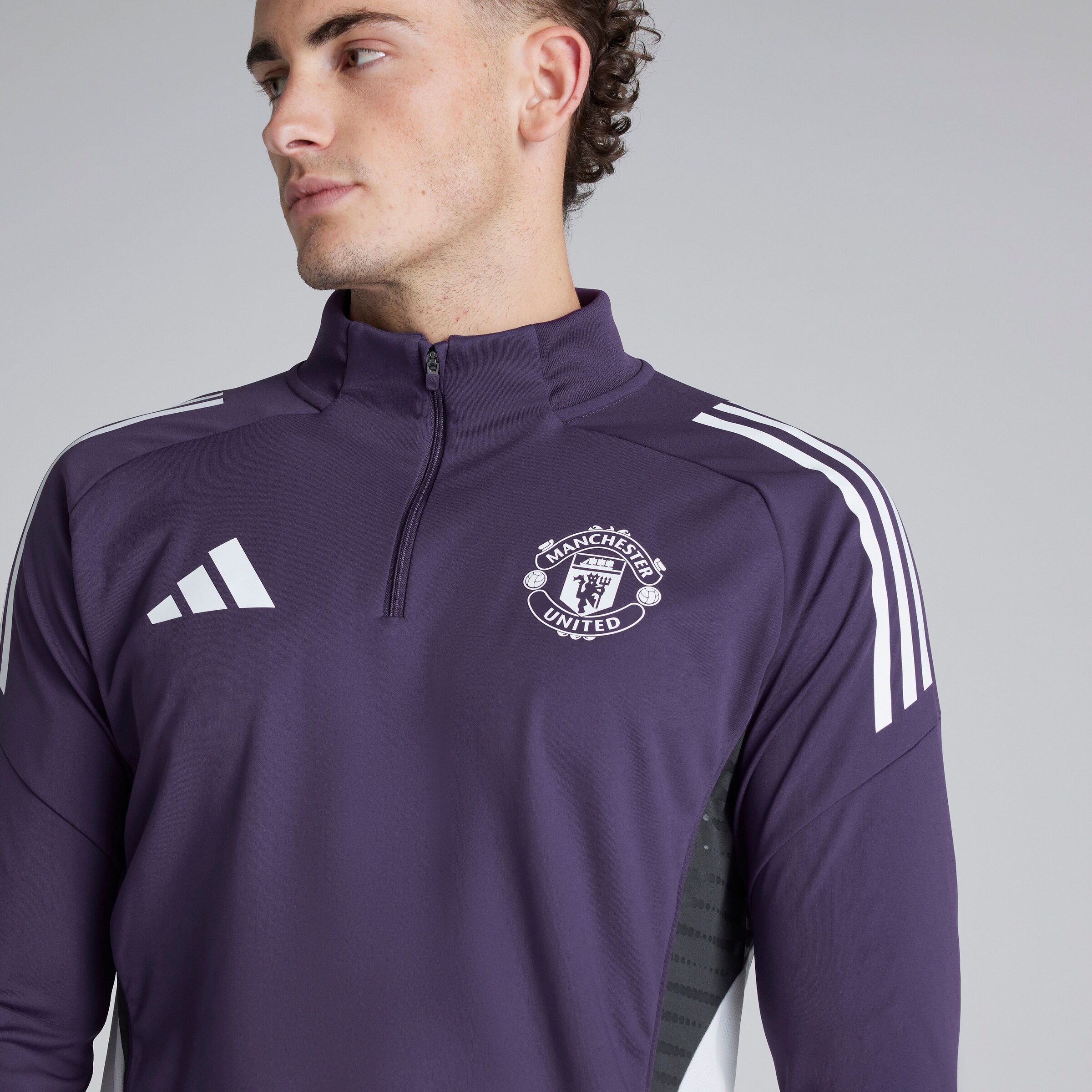 Manchester United Tiro 25 Competition Training Top Purple Detail [5-5]