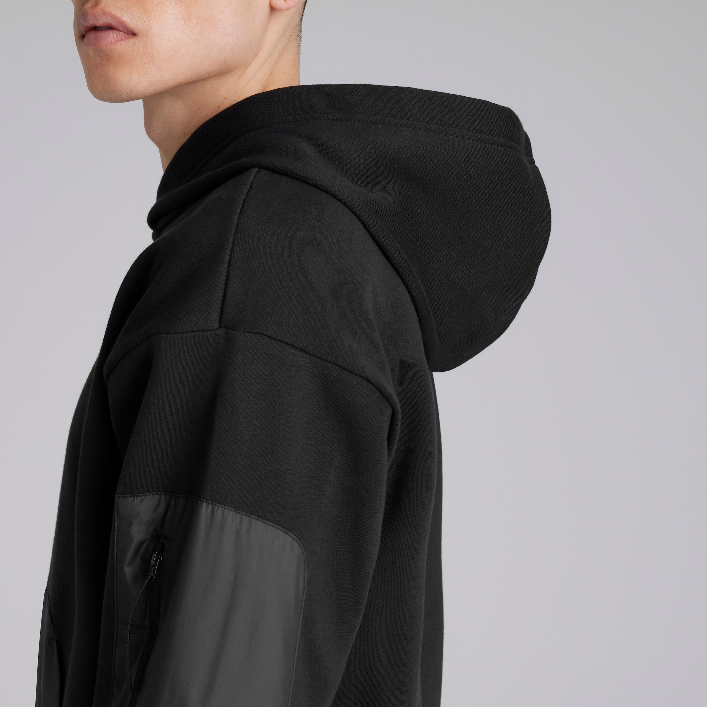 Manchester United x adidas City Escape Fleece Hoodie Black Black Detail [5-5]