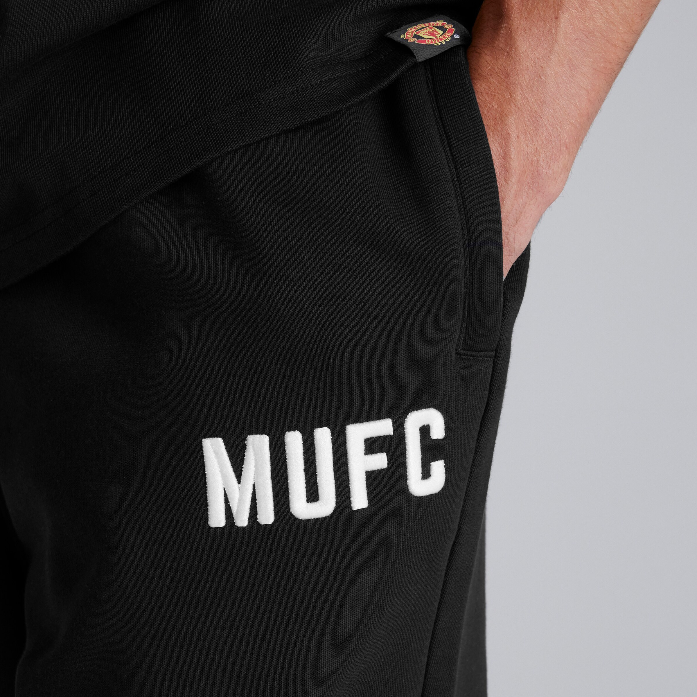 Manchester United Mens MUFC Joggers Black Black Detail [4-6]