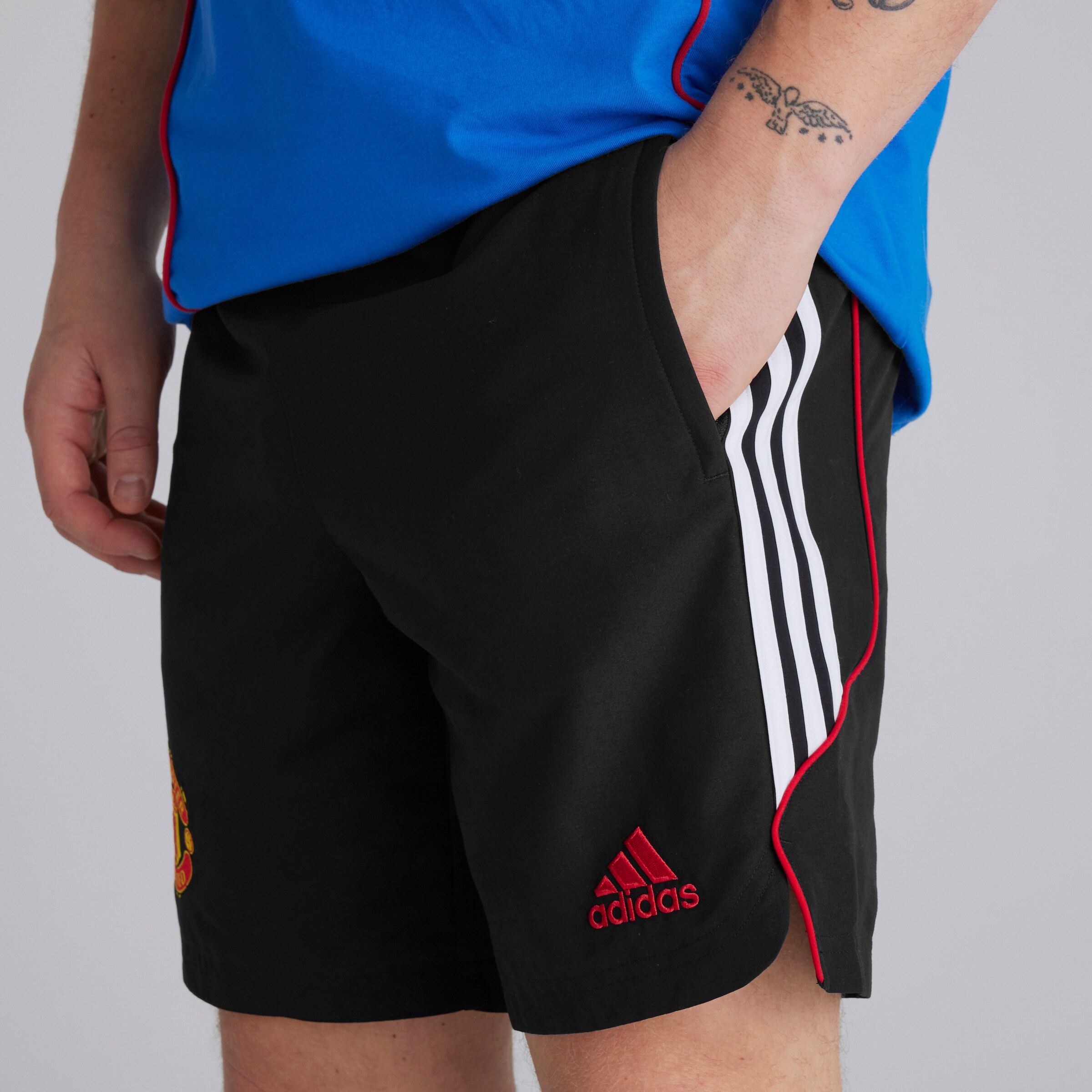Manchester United x adidas Urban Purist Shorts Black Noir Détail [5-5]