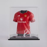 Manchester United Fernandes Home Jersey 25/26 Collectible Red