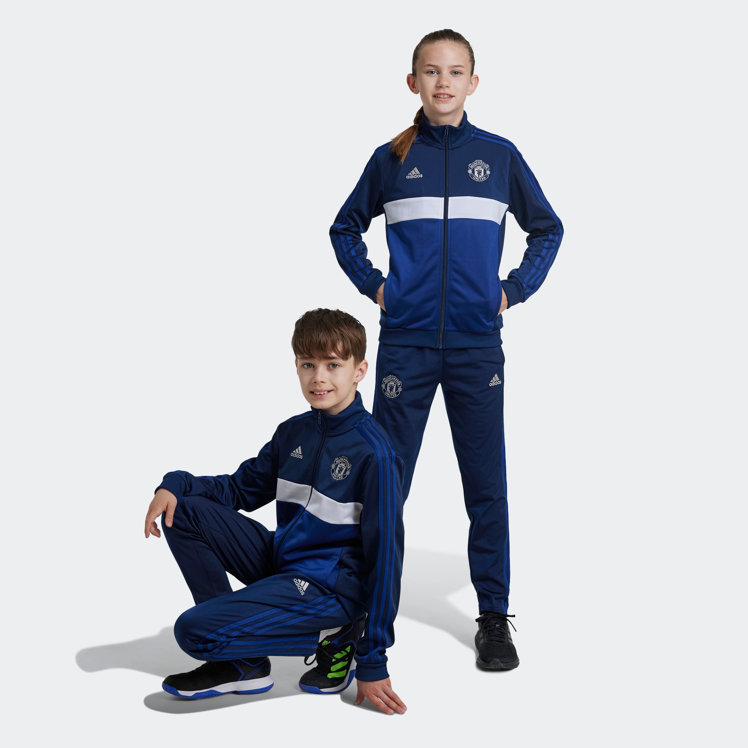 Kids man u tracksuit online