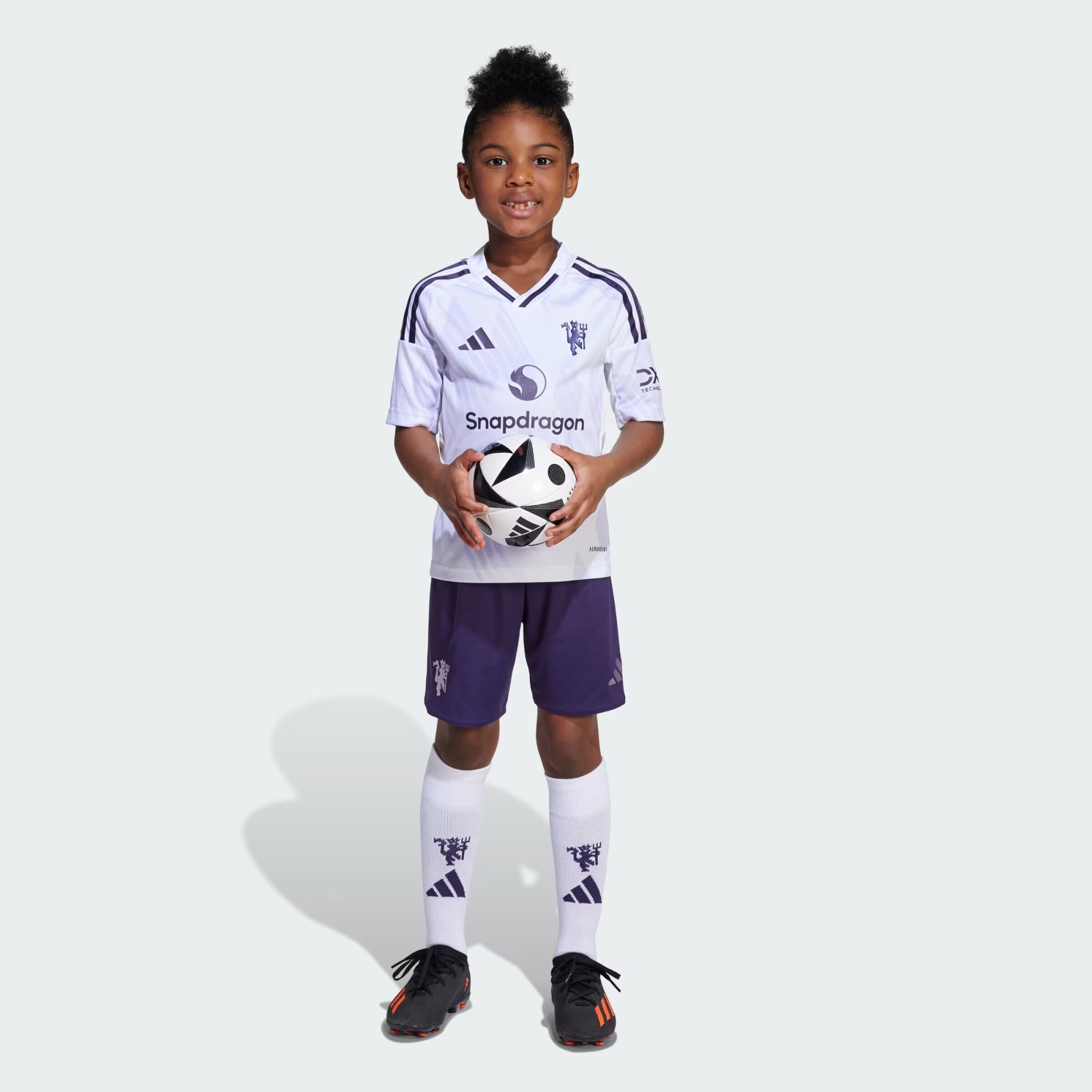 Manchester United 25/26 Away Mini Kit Kids Blanc Détail [3-5]
