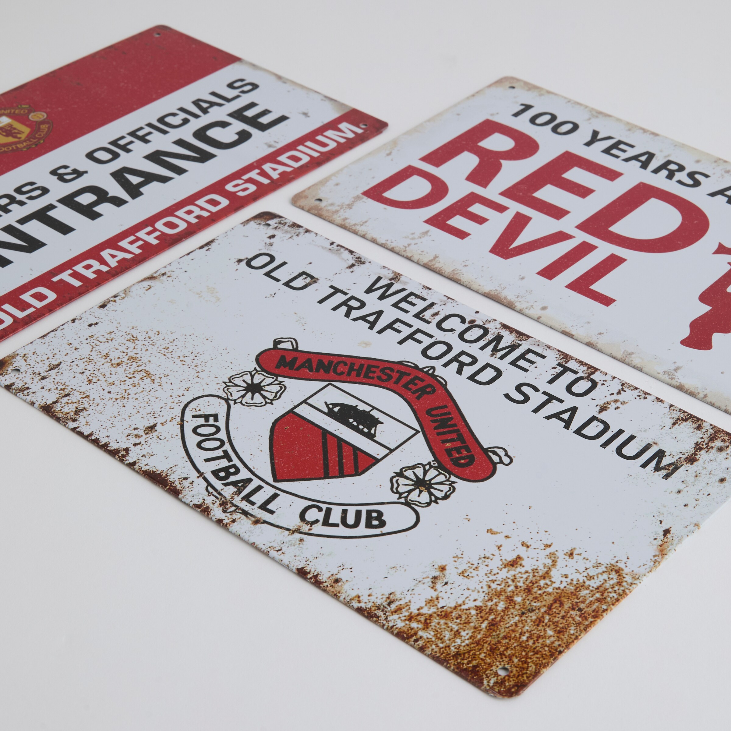 Manchester United Retro Signs (Pack of 3) Multi Multi Detail [5-5]