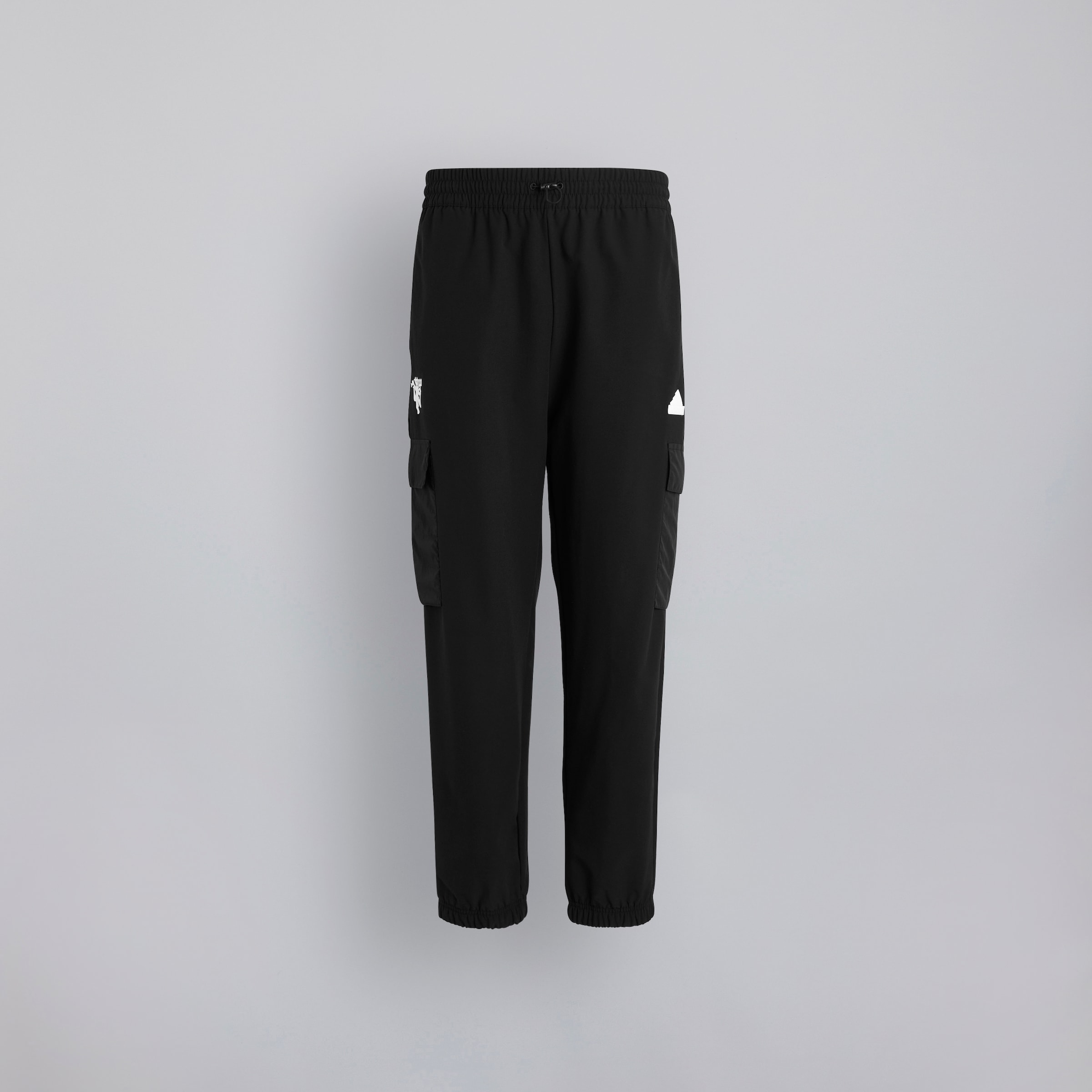 Manchester United x adidas City Escape Cargo Pants Black Black Detail [1-2]