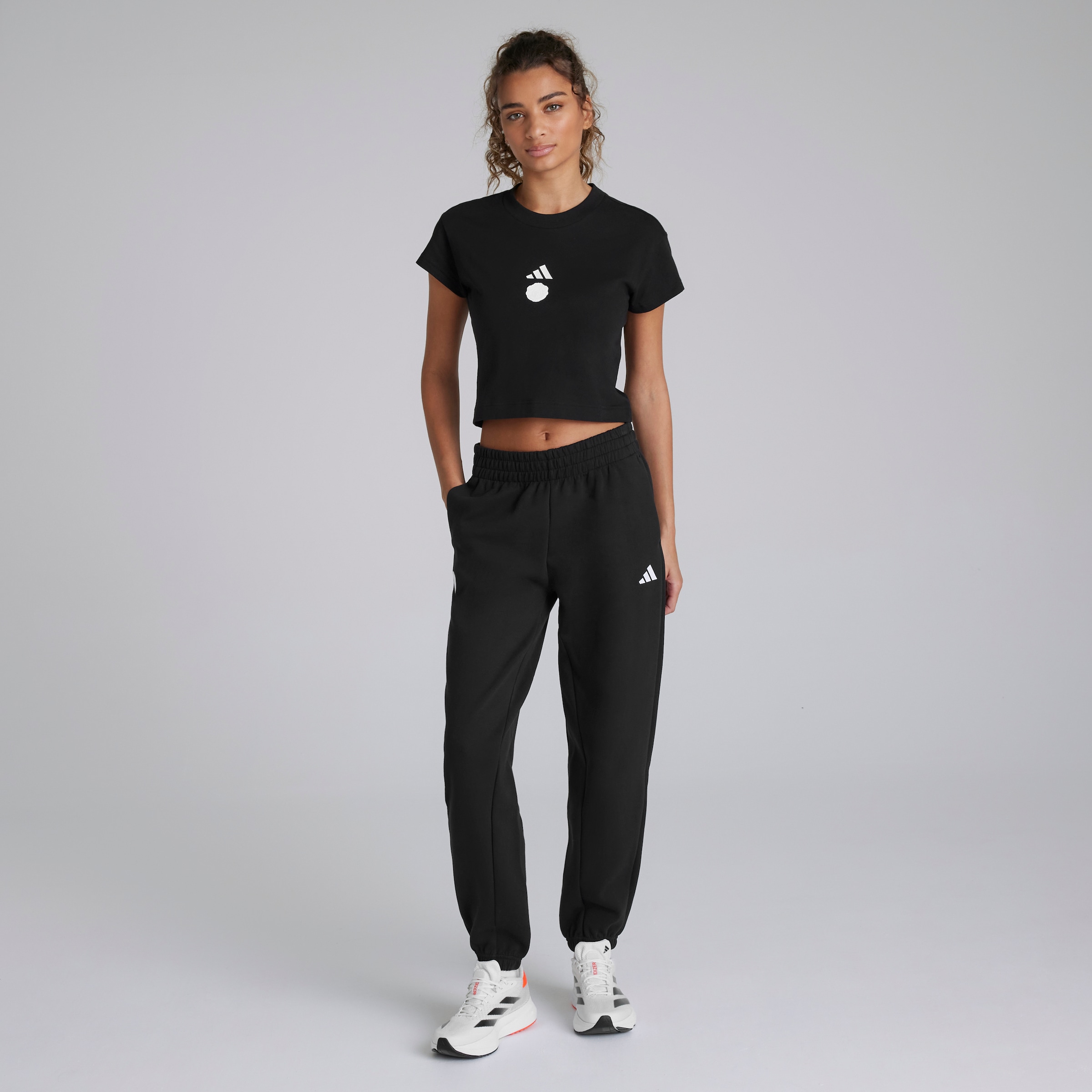 Manchester United x adidas Womens Future Icons Baby T-shirt Black Black Detail [3-4]