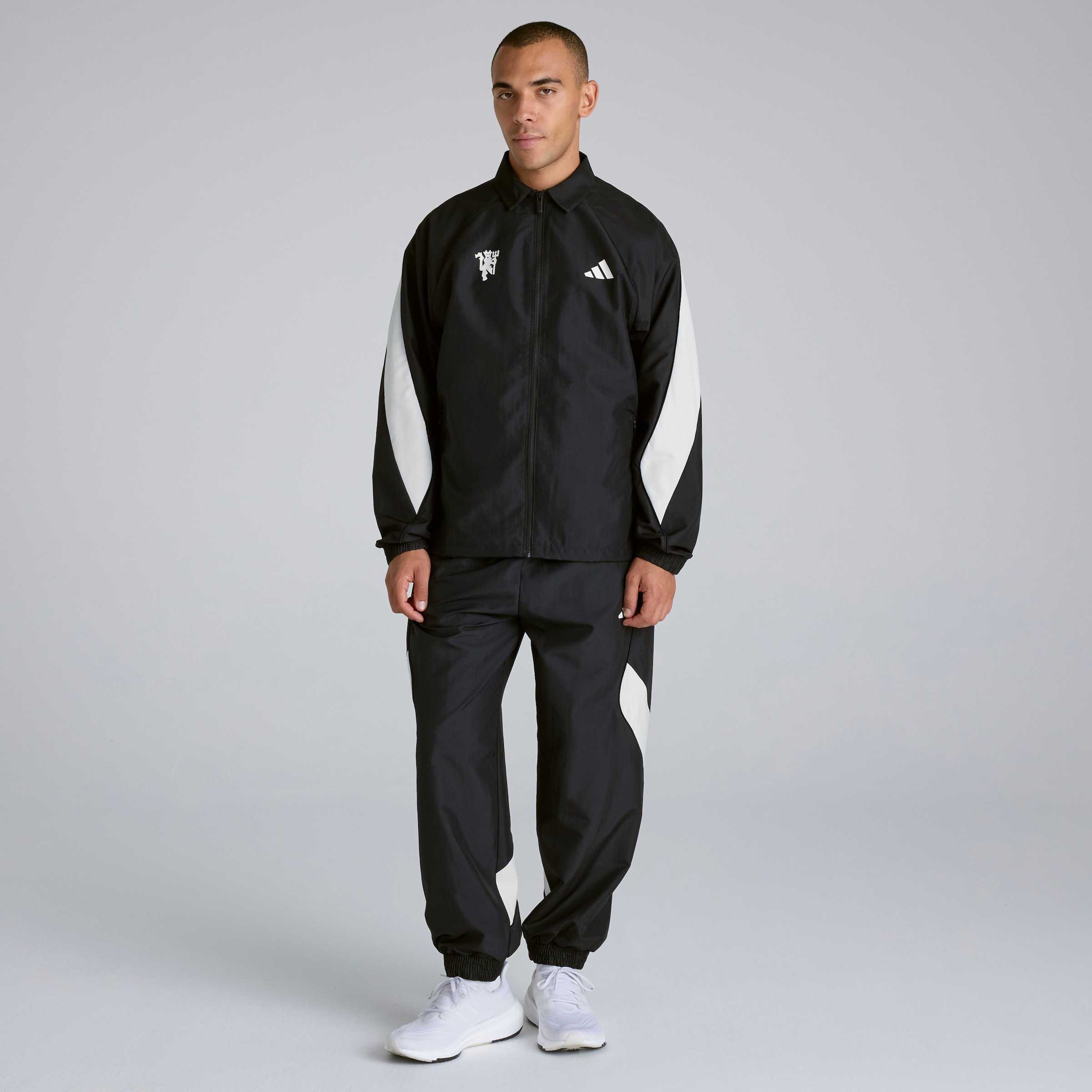 Manchester United x adidas Stadium Track Pants Black Noir Détail [3-6]