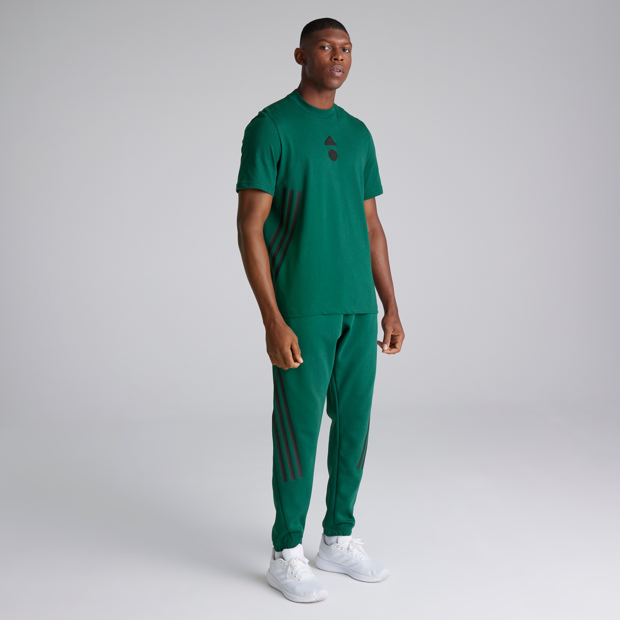 Manchester United x adidas Mens Future Icons 3-Stripes T-Shirt Green Vert Détail [3-5]