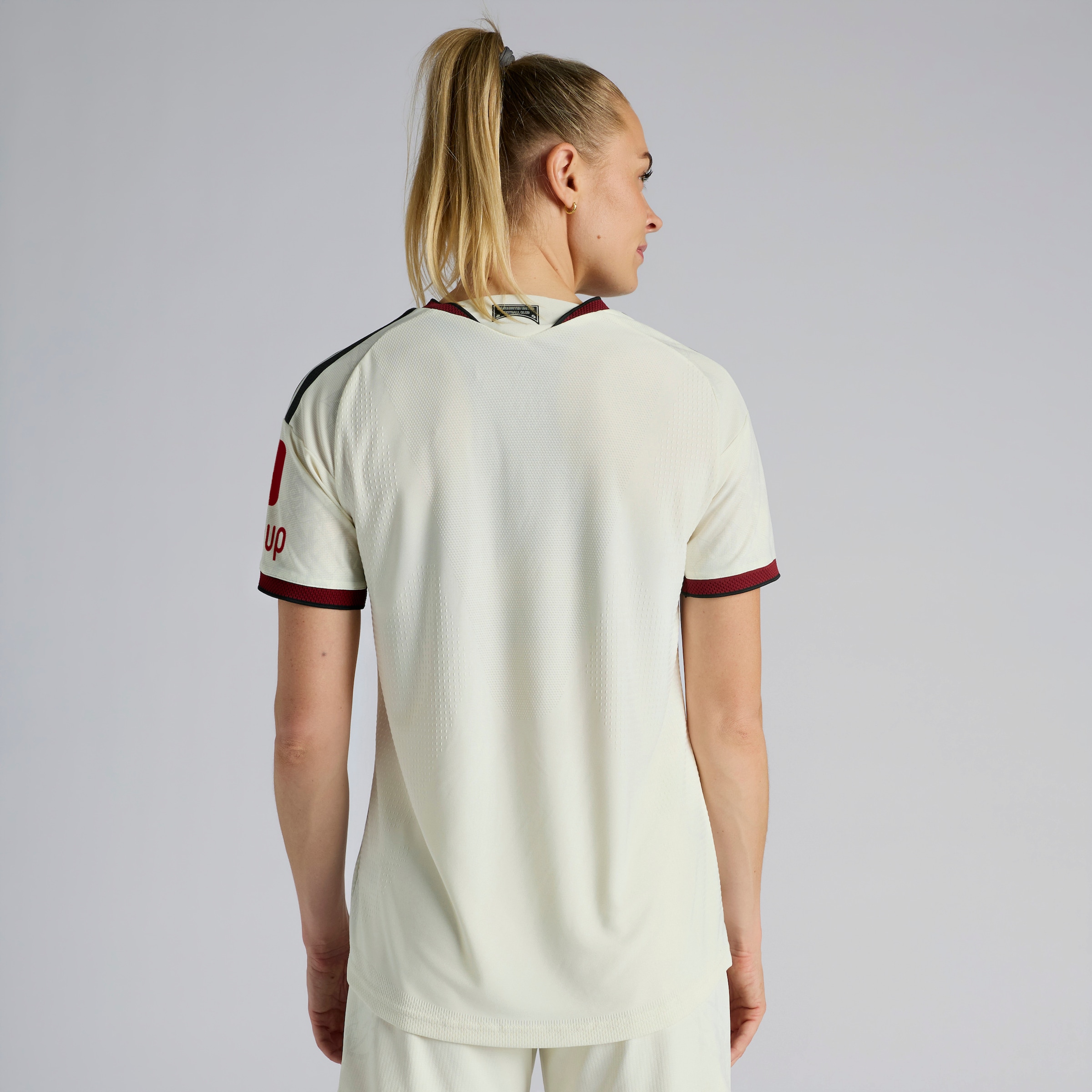 Manchester United Womens 26/27 Third Authentic Jersey Beige Detail [2-7]