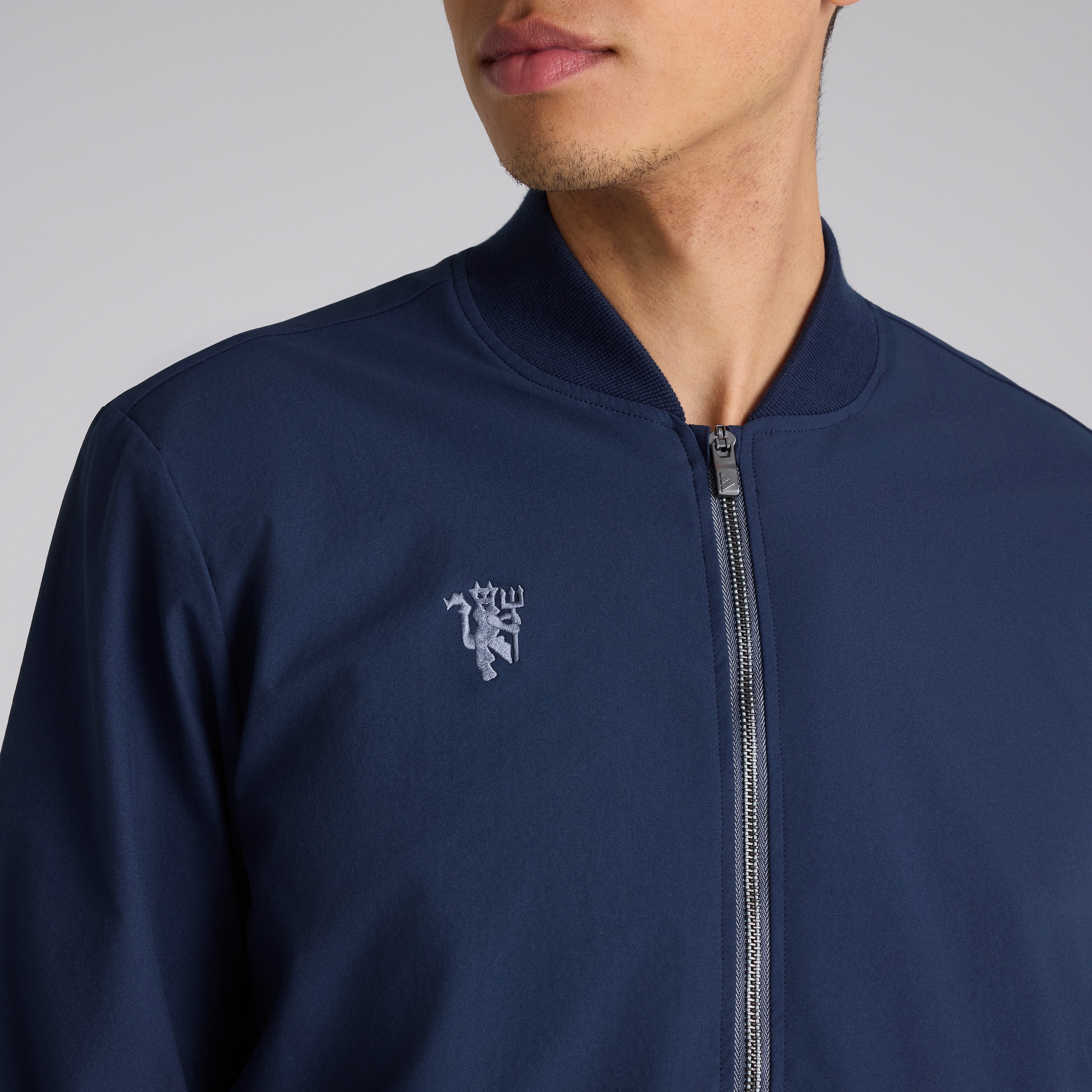 Manchester United x adidas Golf Ultimate365+ Jacket Navy Navy blue Detail [4-6]