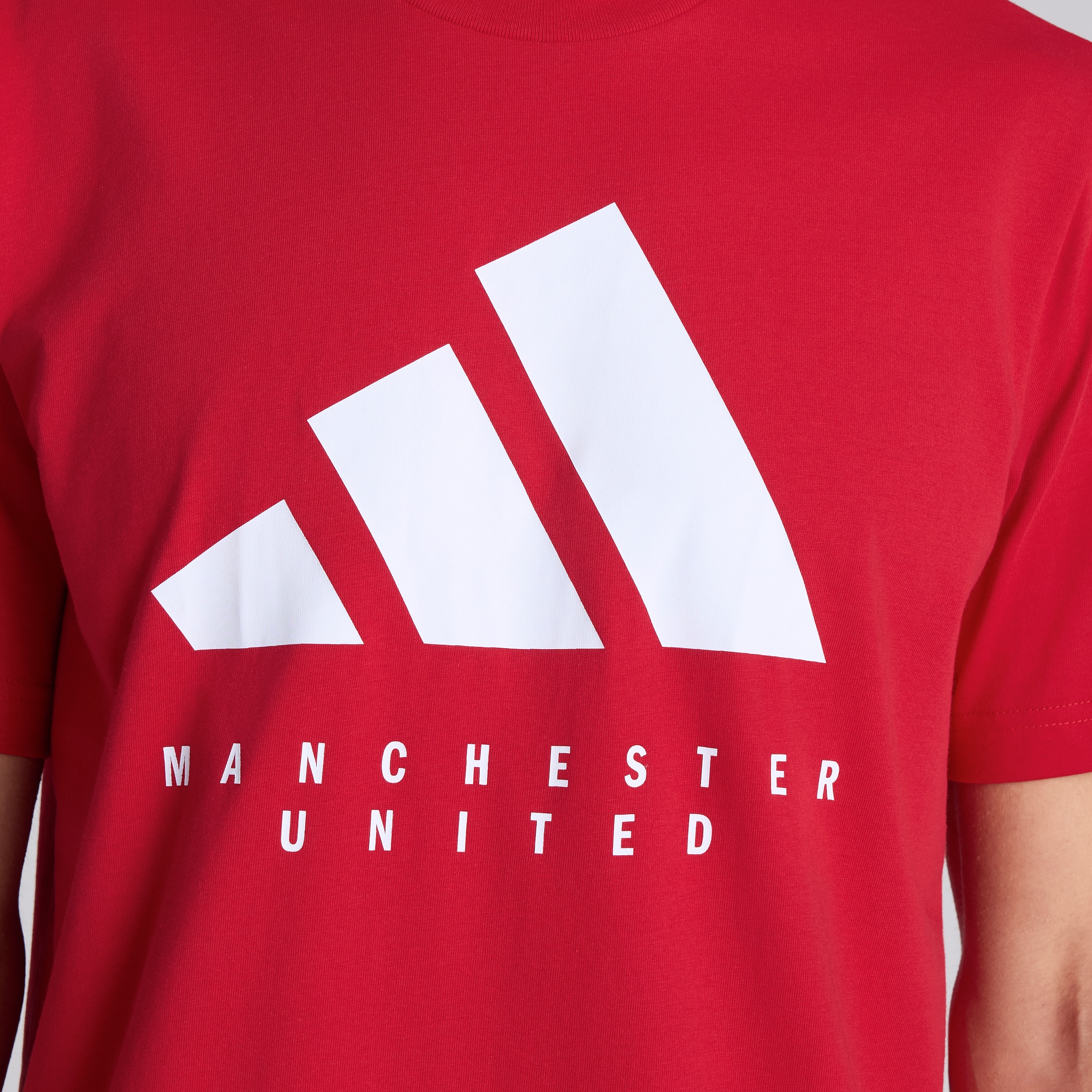 Manchester United x adidas DNA Graphic T-Shirt Red Rouge Détail [5-5]