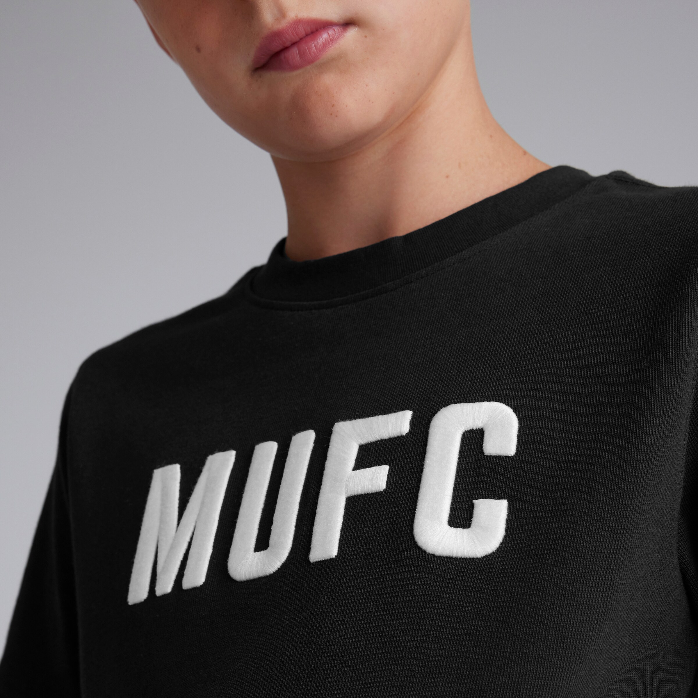 Manchester United Kids MUFC T-Shirt Black Noir Détail [4-6]