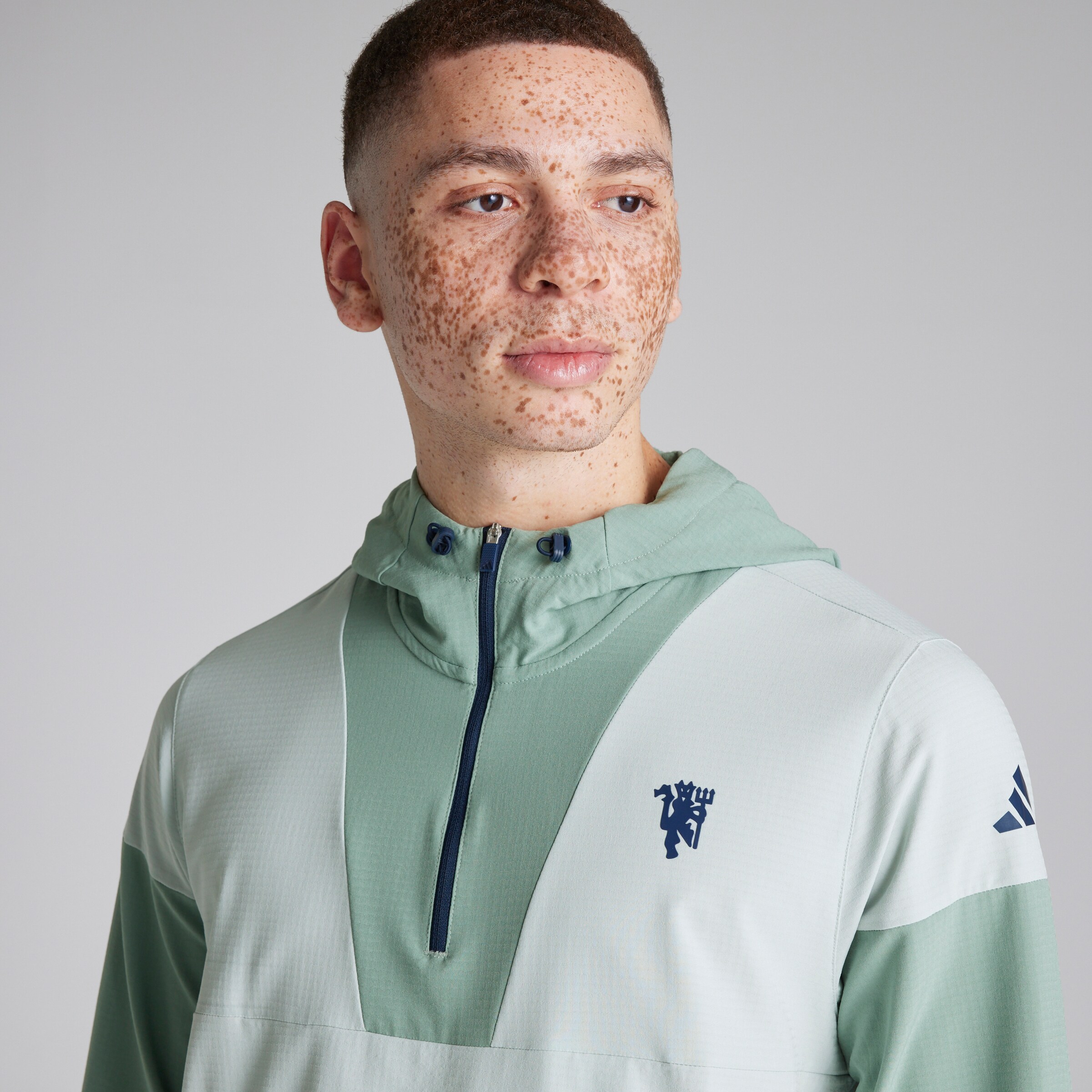 Manchester United x adidas Golf Ultimate365 Anorak Green Green Detail [4-5]