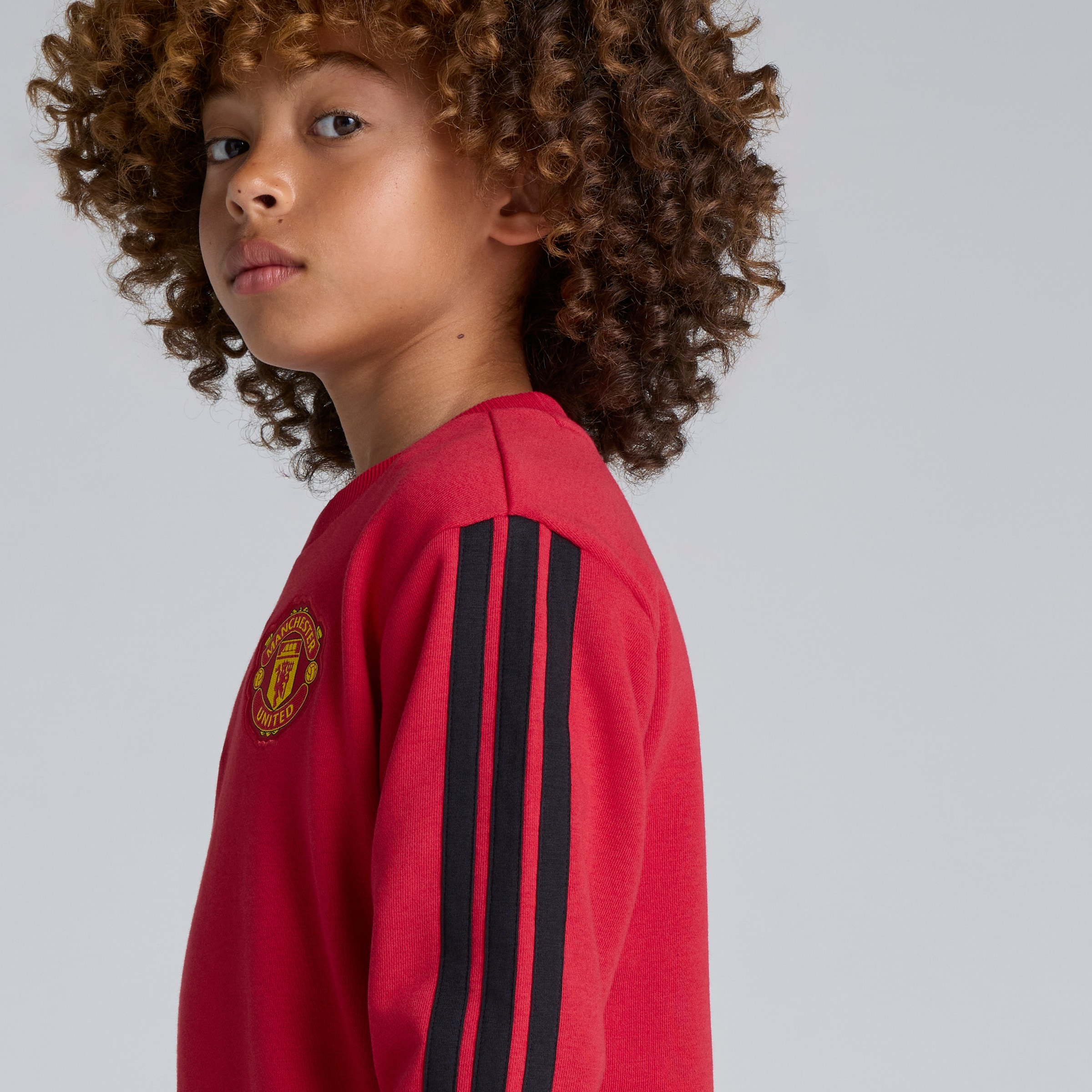 Manchester United x adidas Kids DNA Sweatshirt Red Rouge Détail [5-5]