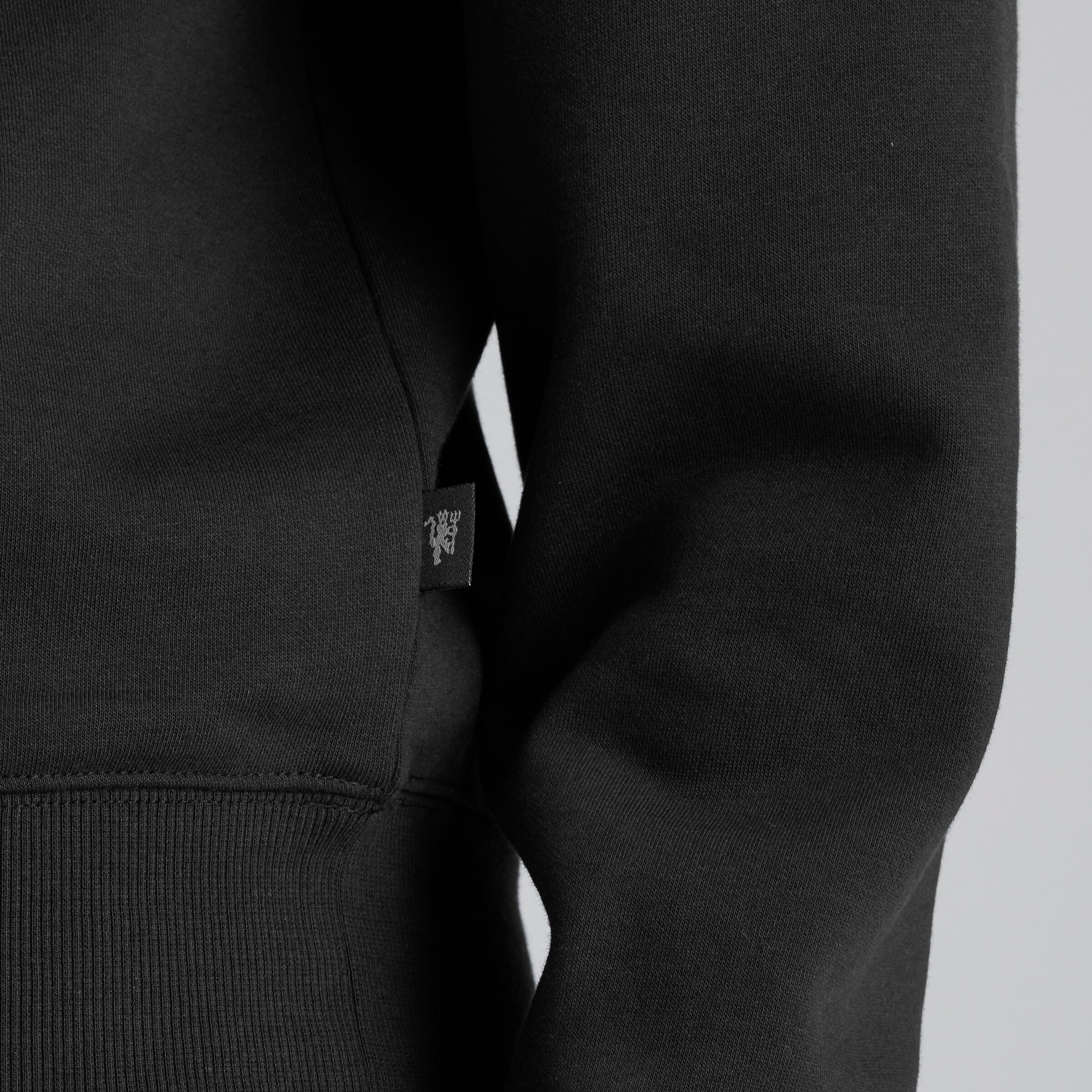 Manchester United Womens Back Print Sweatshirt Black Black Detail [5-7]